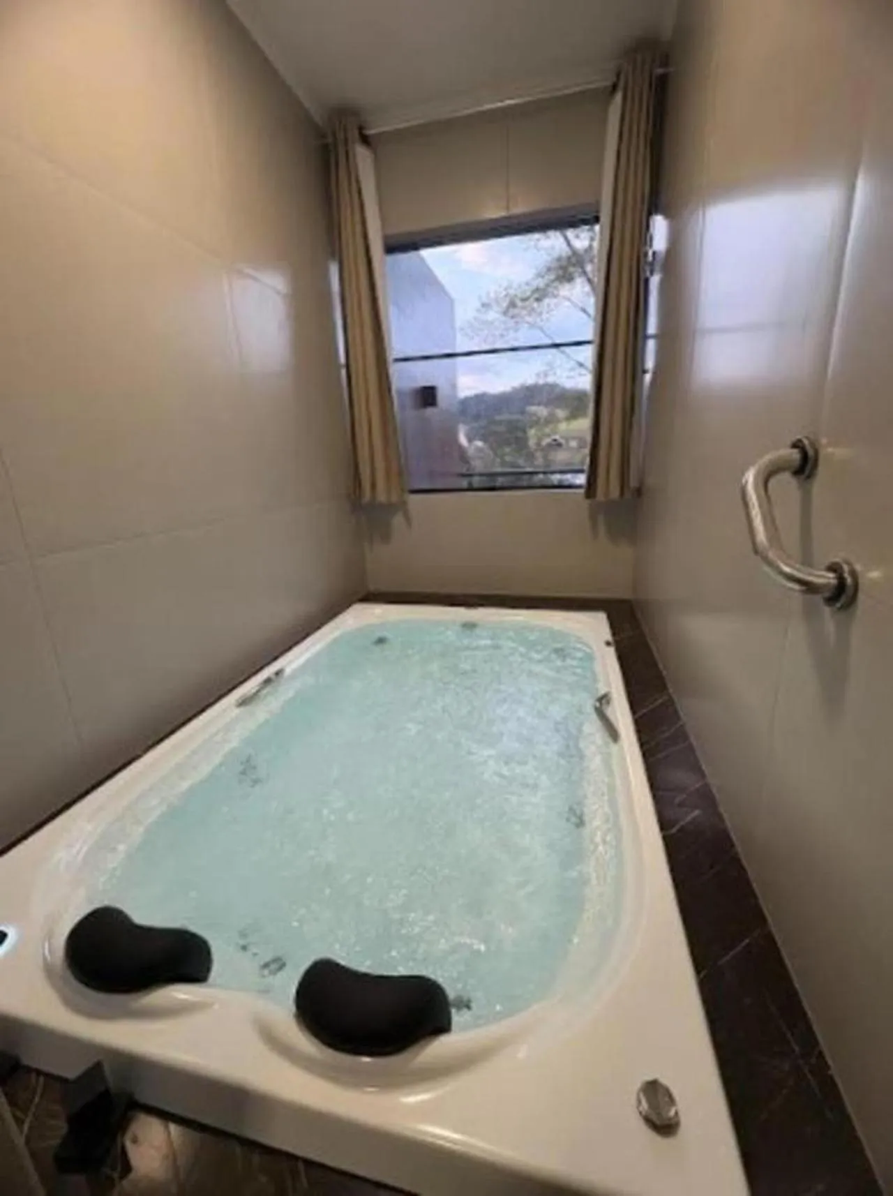 Hot Tub in Pousada Recanto da Cascata