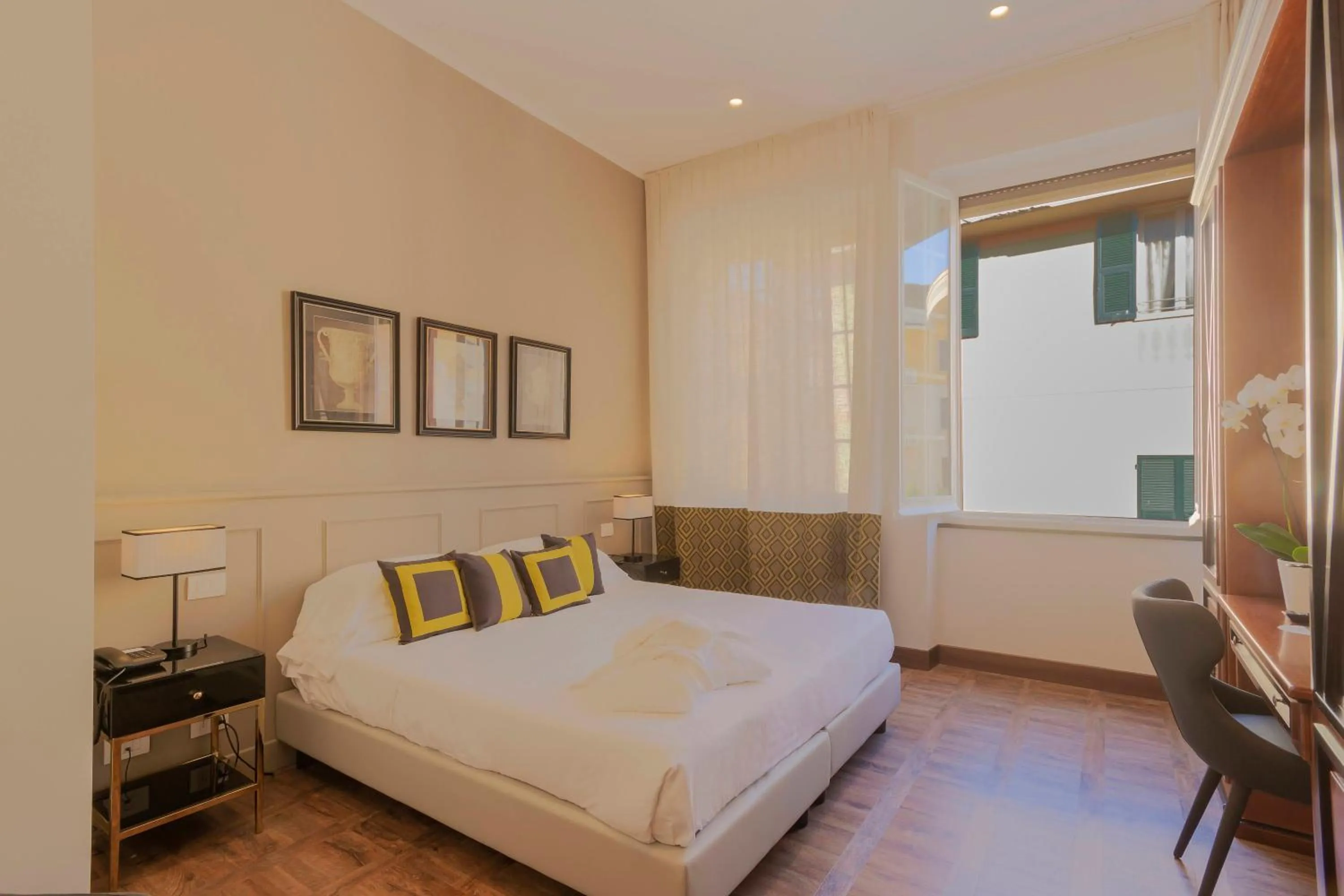 View (from property/room), Bed in Hotel Villa Alberti Portofino Land