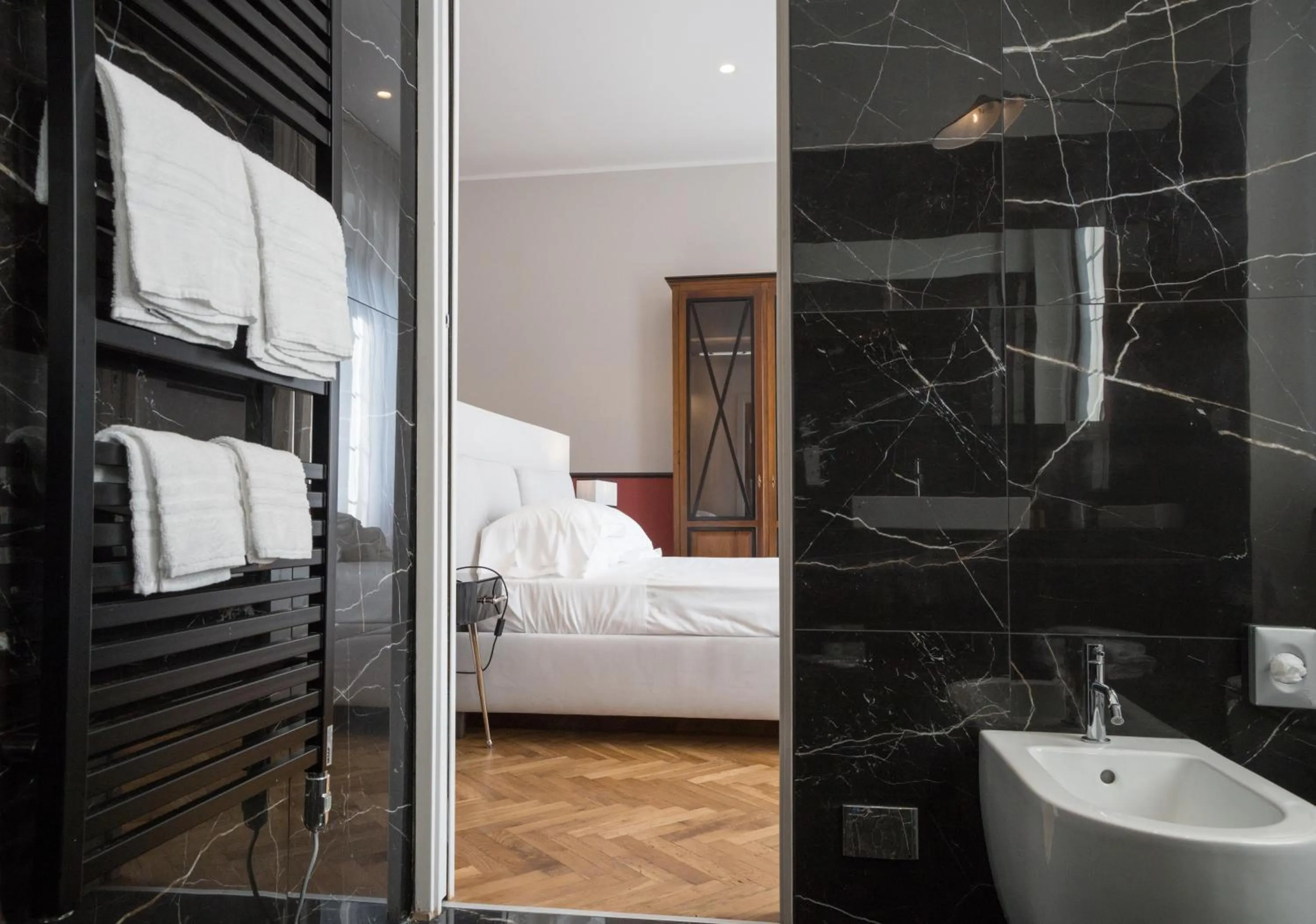 Bathroom, Bed in Hotel Villa Alberti Portofino Land