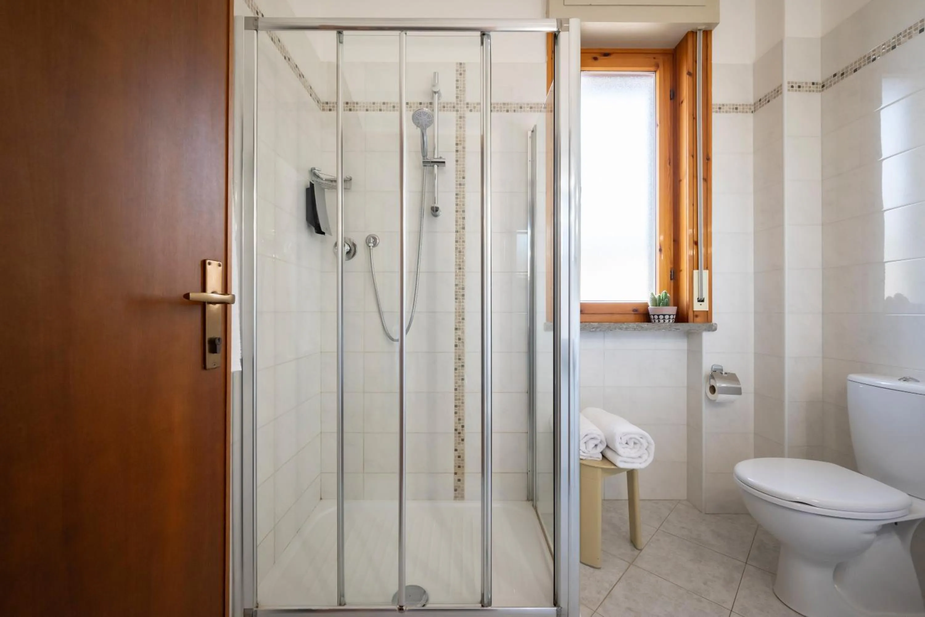 Shower in Hotel Parco dei Pini - 100mt dal Mare