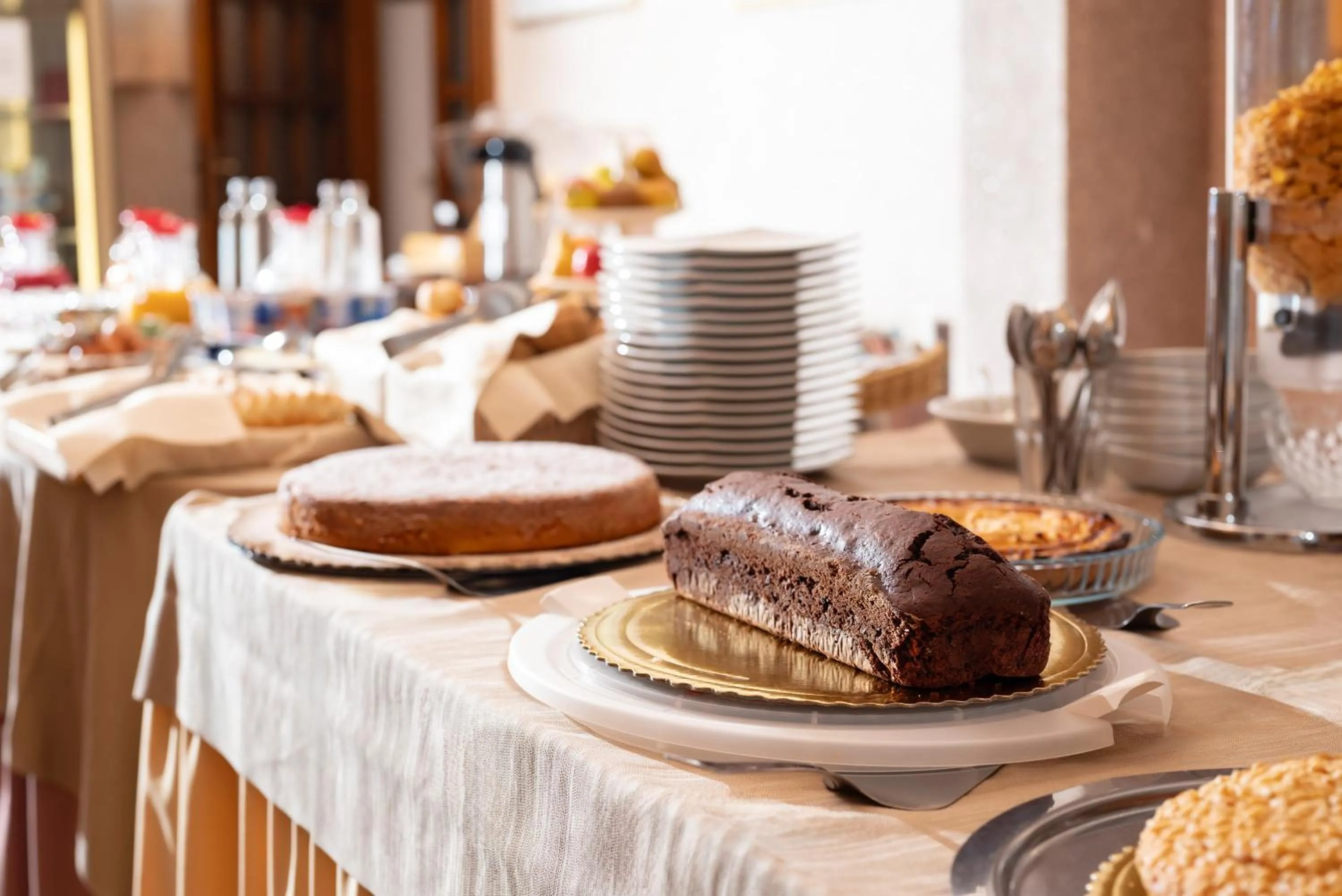 Buffet breakfast in Hotel Parco dei Pini - 100mt dal Mare