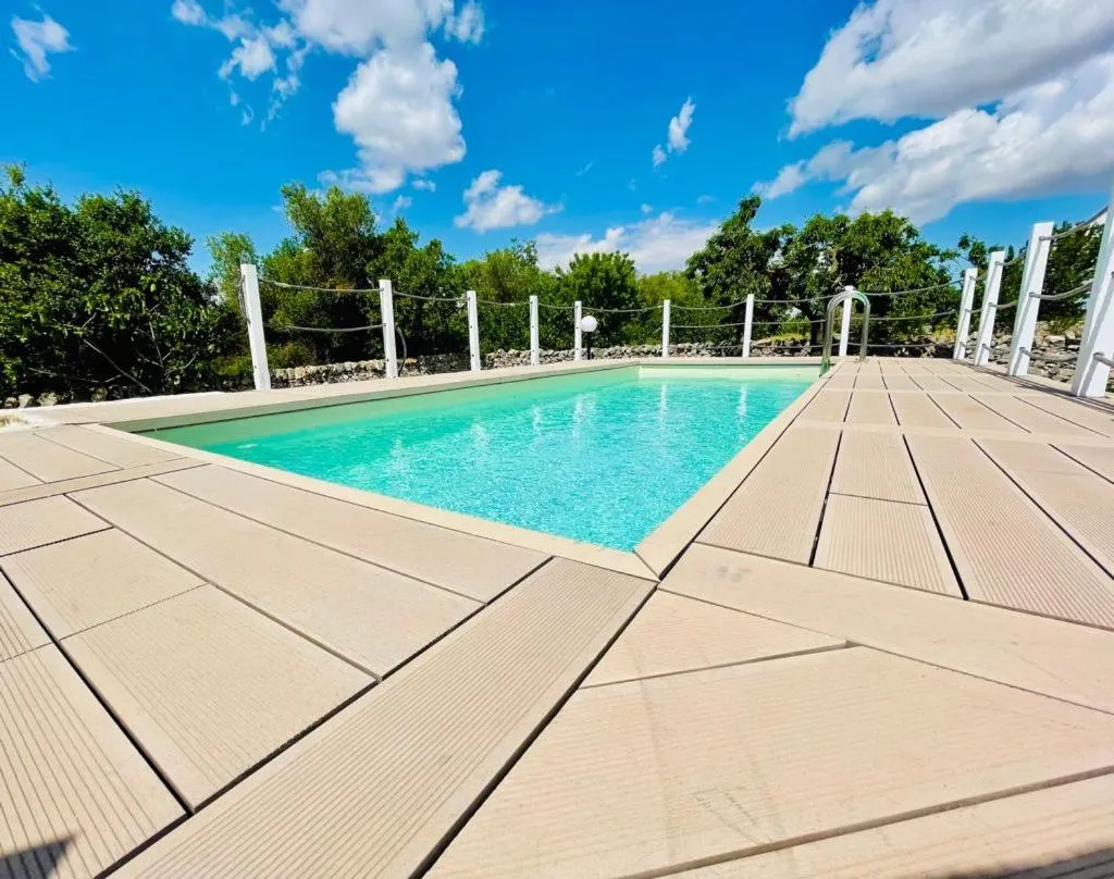 Swimming pool in Tenuta Tinelli Sonia