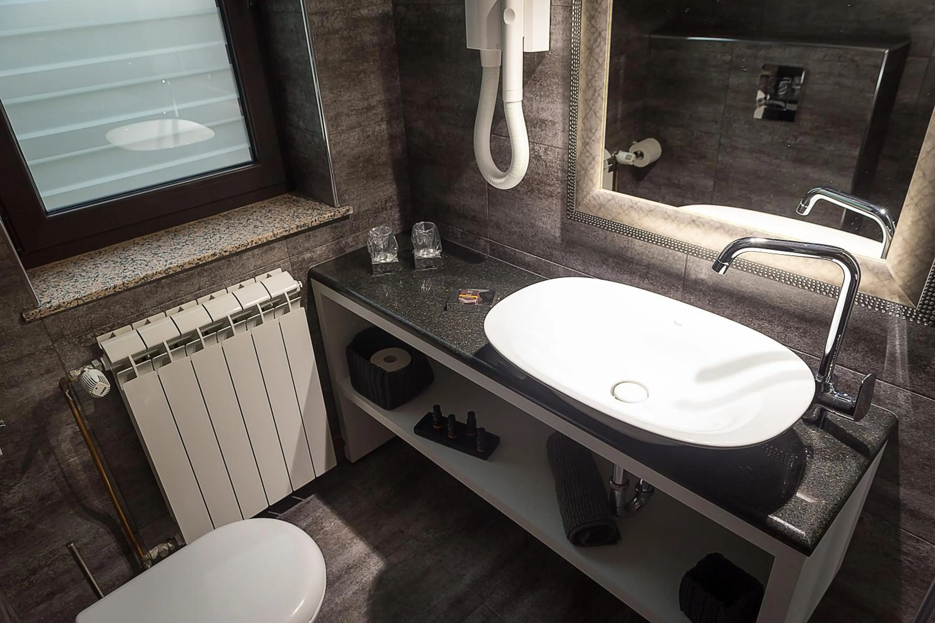 Bathroom in Log In Rooms