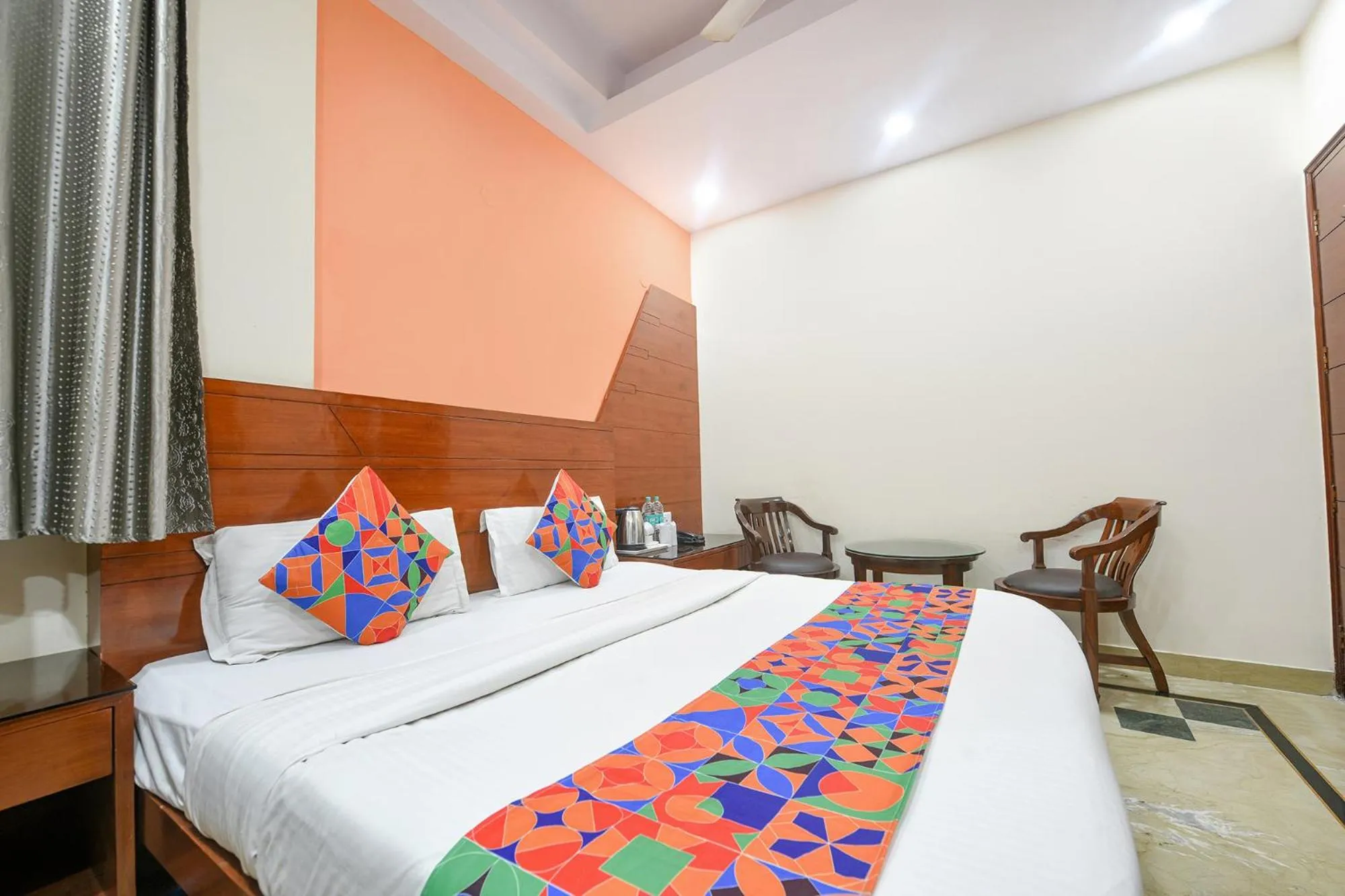 Bed in FabHotel Jaggi Palace Karol Bagh
