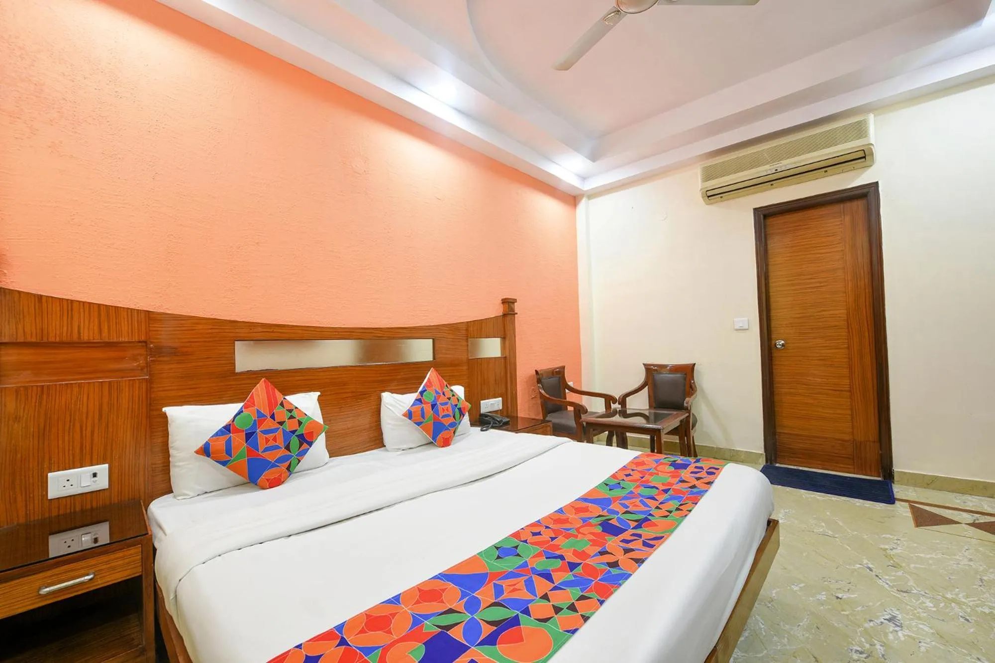 Bed in FabHotel Jaggi Palace Karol Bagh