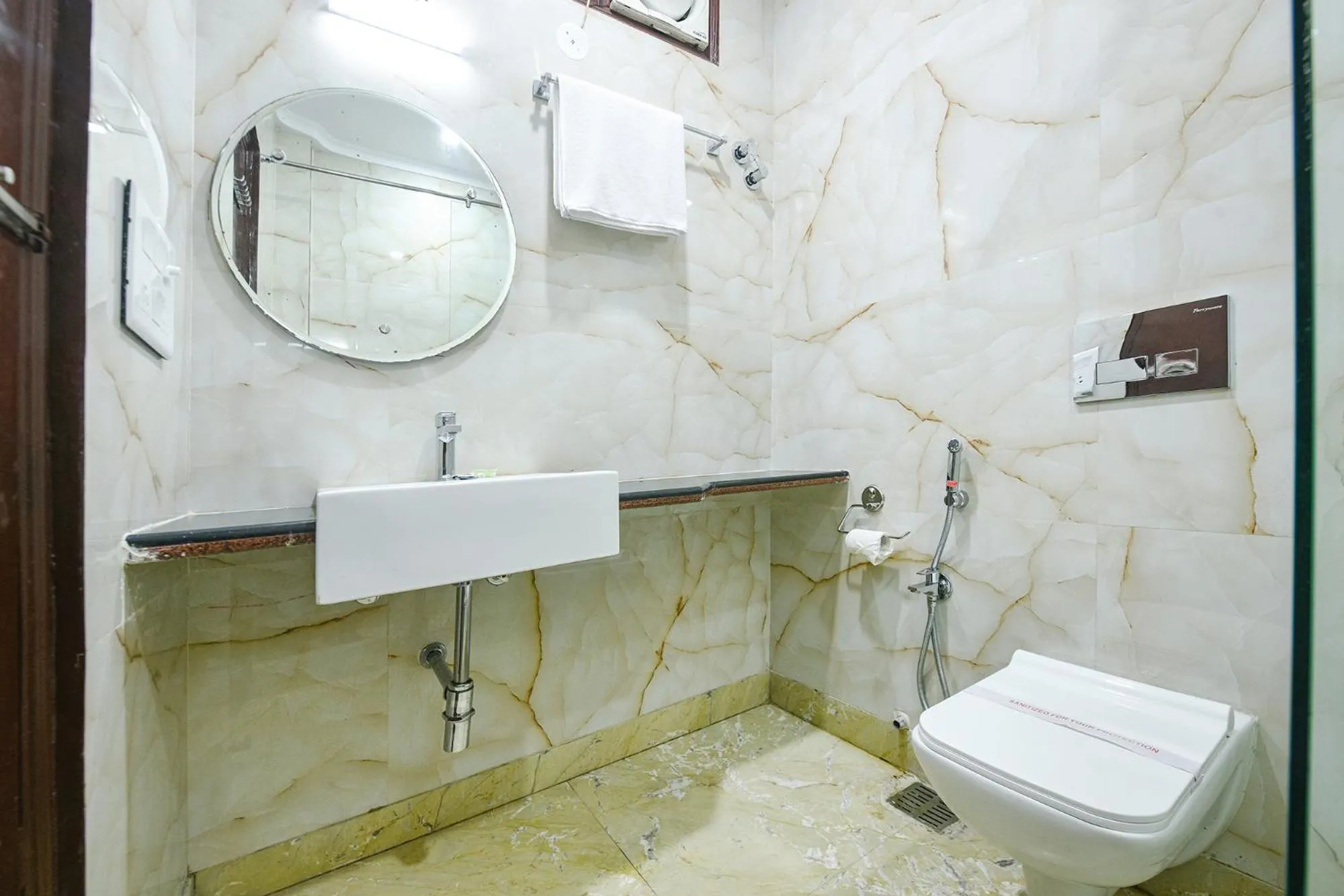 Bathroom in FabHotel Jaggi Palace Karol Bagh