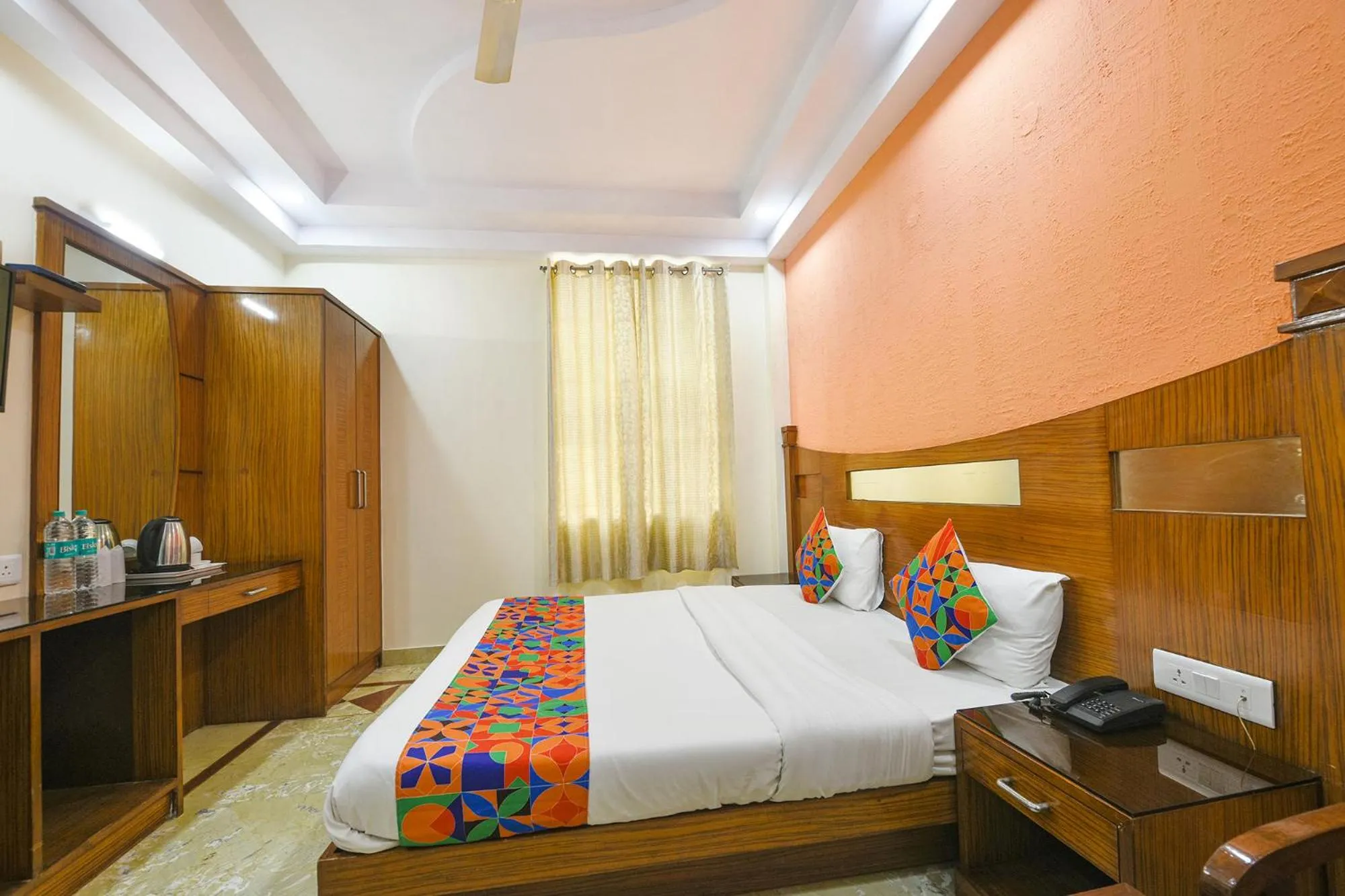 Bed in FabHotel Jaggi Palace Karol Bagh