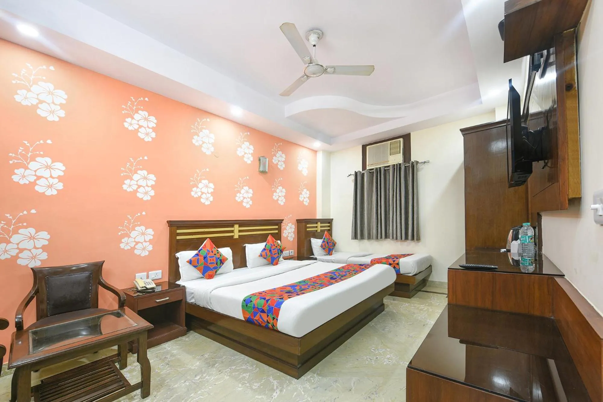 Bed in FabHotel Jaggi Palace Karol Bagh