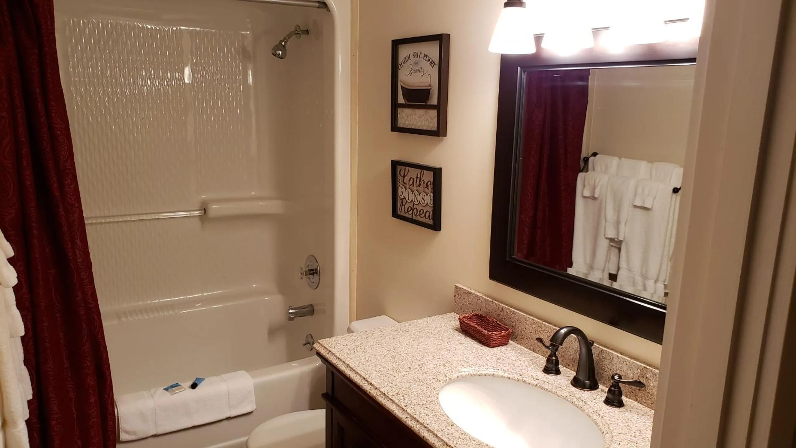 Silver Creek Unit 5404, Ski in-out, Pool Hot Tub