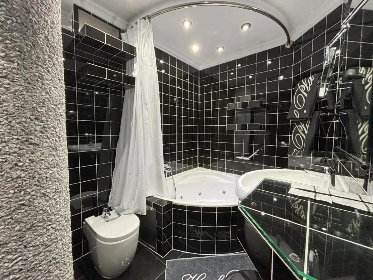 Shower in Hotel Plata