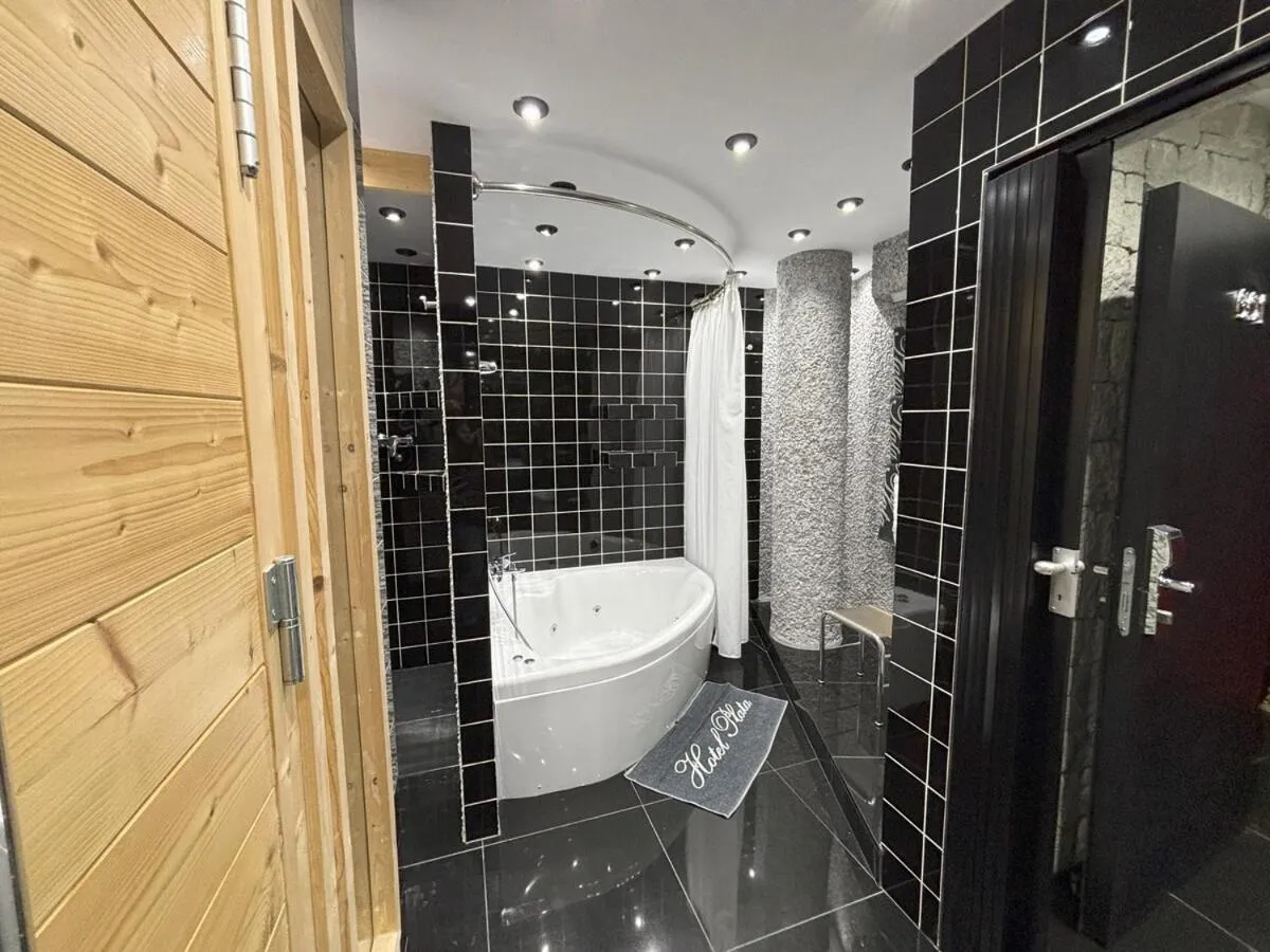 Shower in Hotel Plata