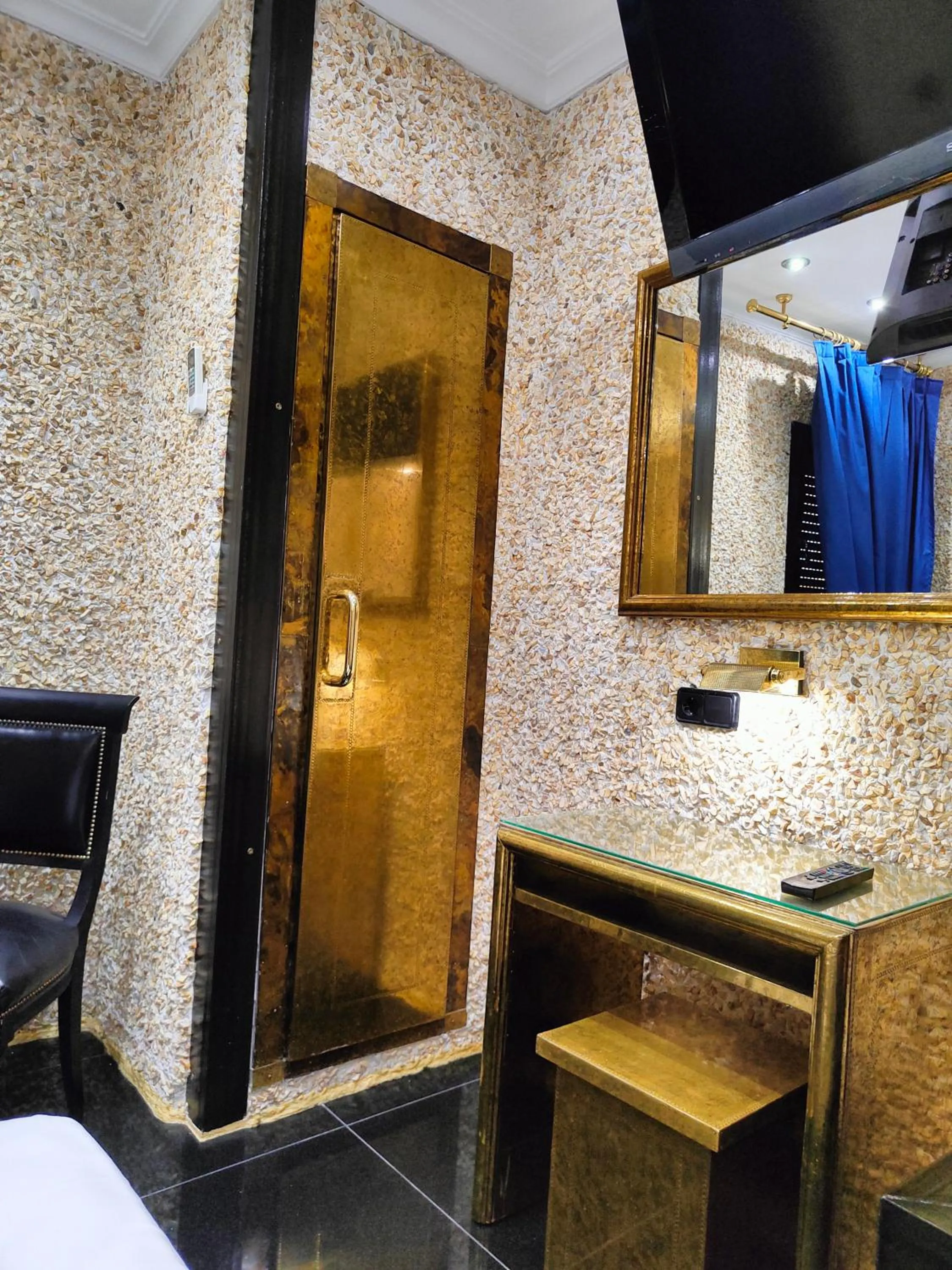 TV and multimedia in Hotel Plata