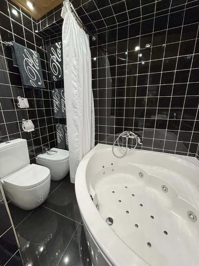 Shower in Hotel Plata