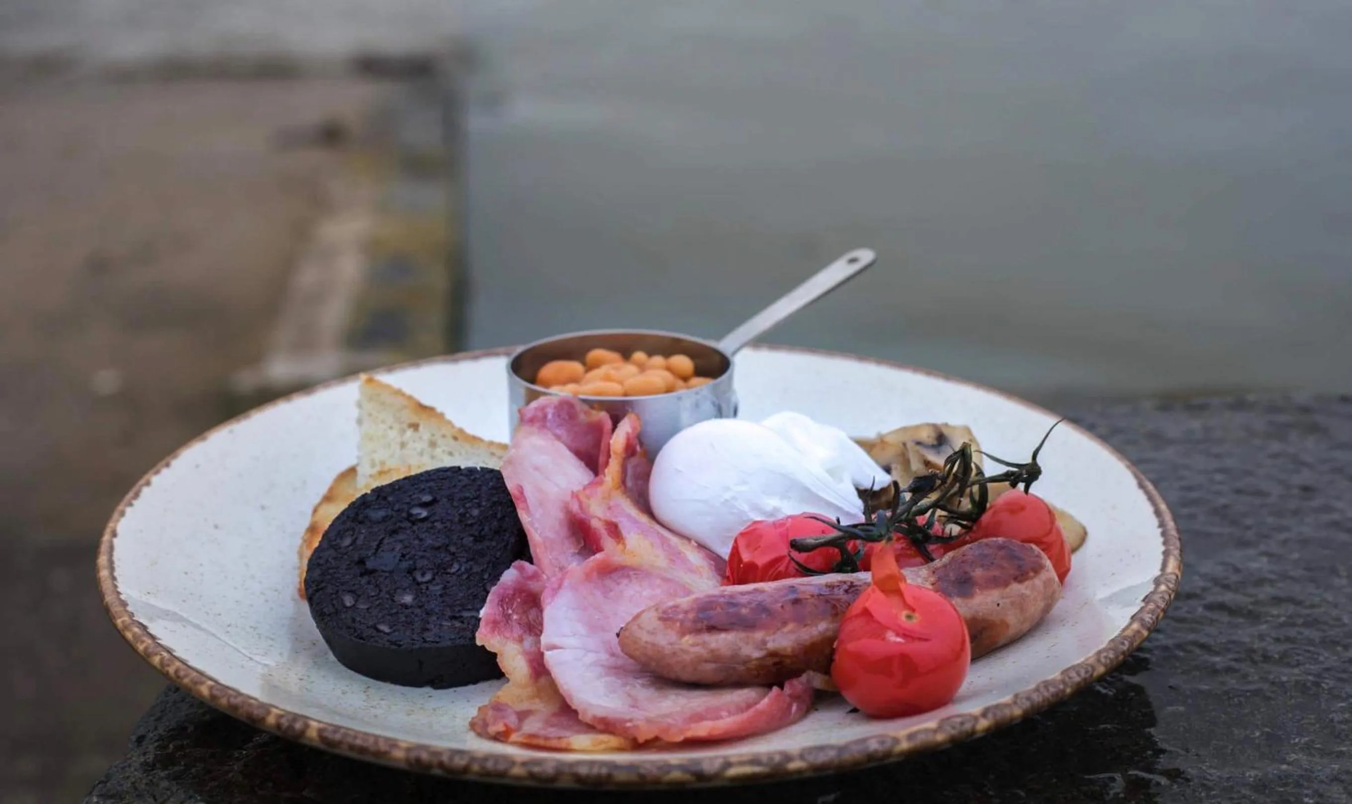 Breakfast in The Gwaelod y Garth Inn