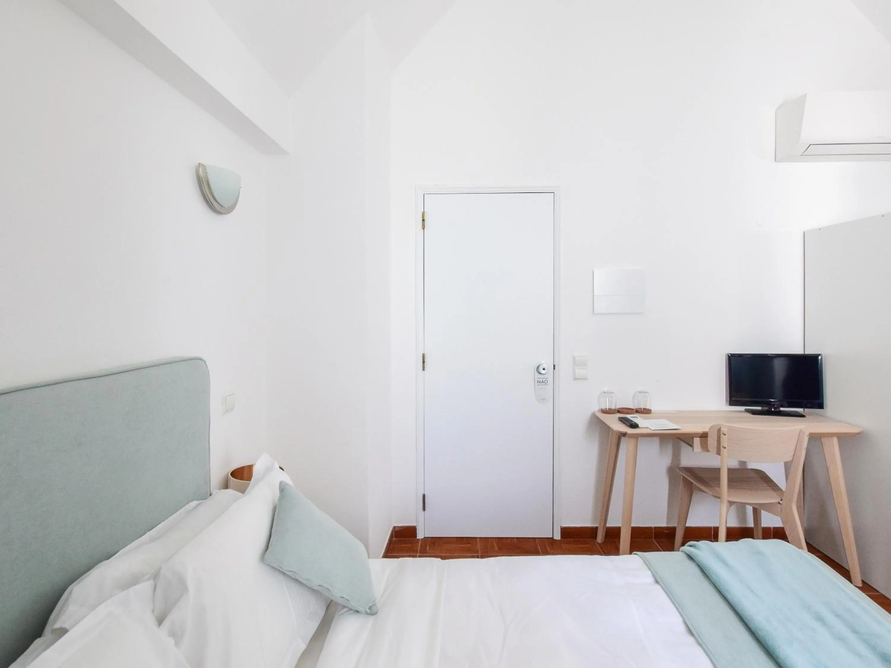 Bedroom, Bed in A Muralha