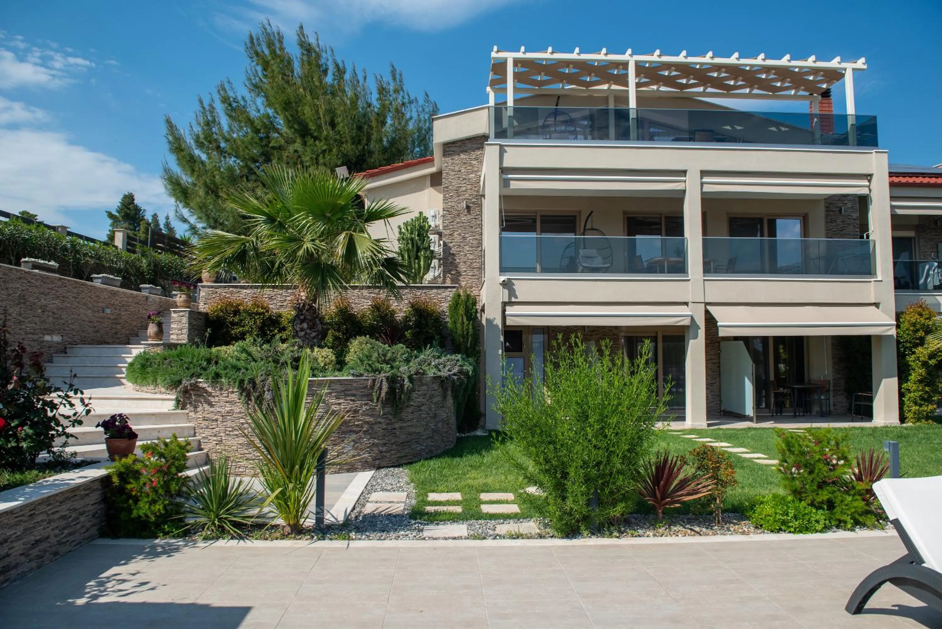 Property building in Villa Sara