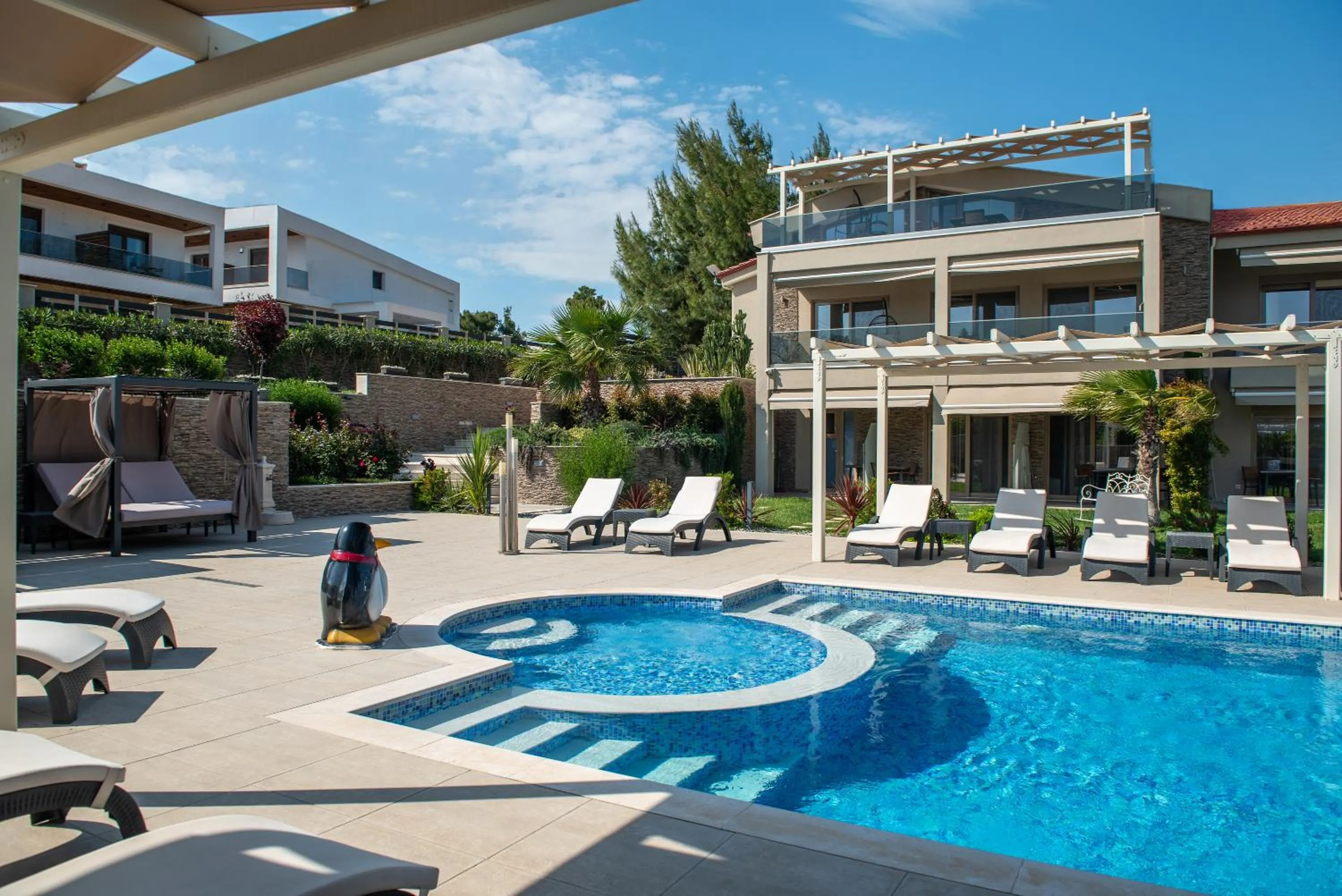 Property building in Villa Sara