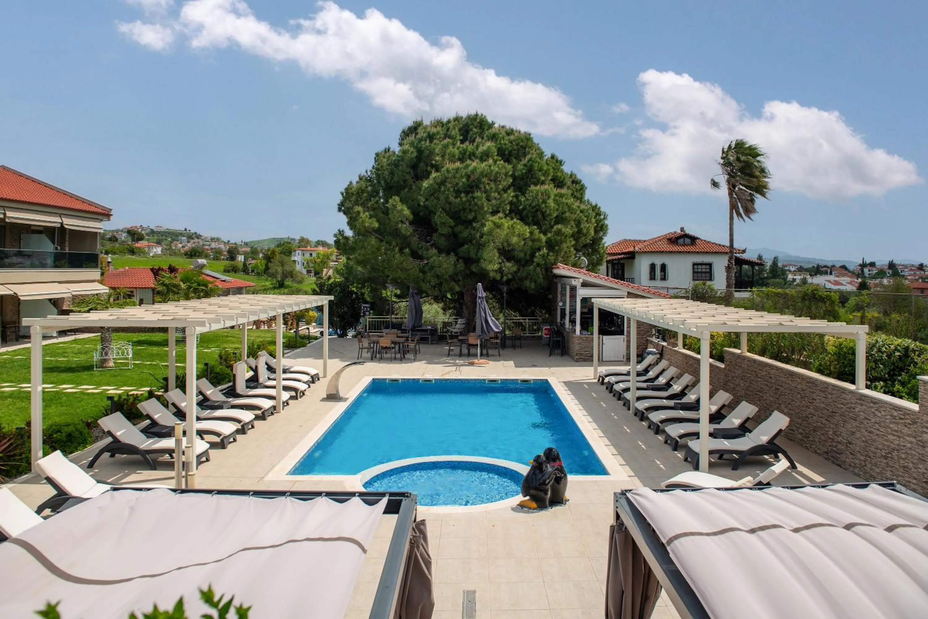 Swimming pool in Villa Sara