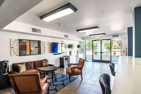 The Vistas 119 Modern studio with full kitchen 1st floor great location