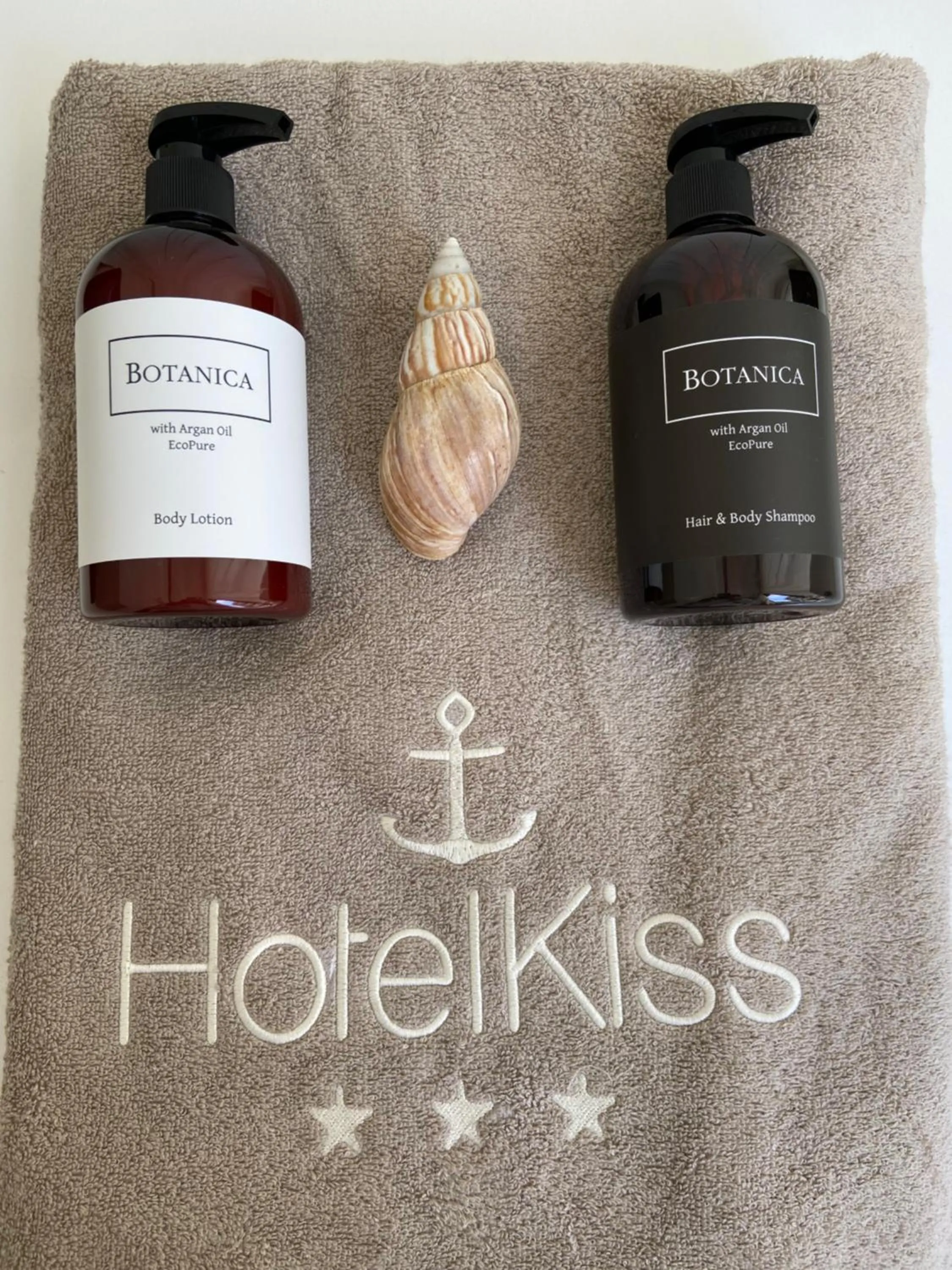 Bathroom in Kiss Beachfront Hotel & Restaurant