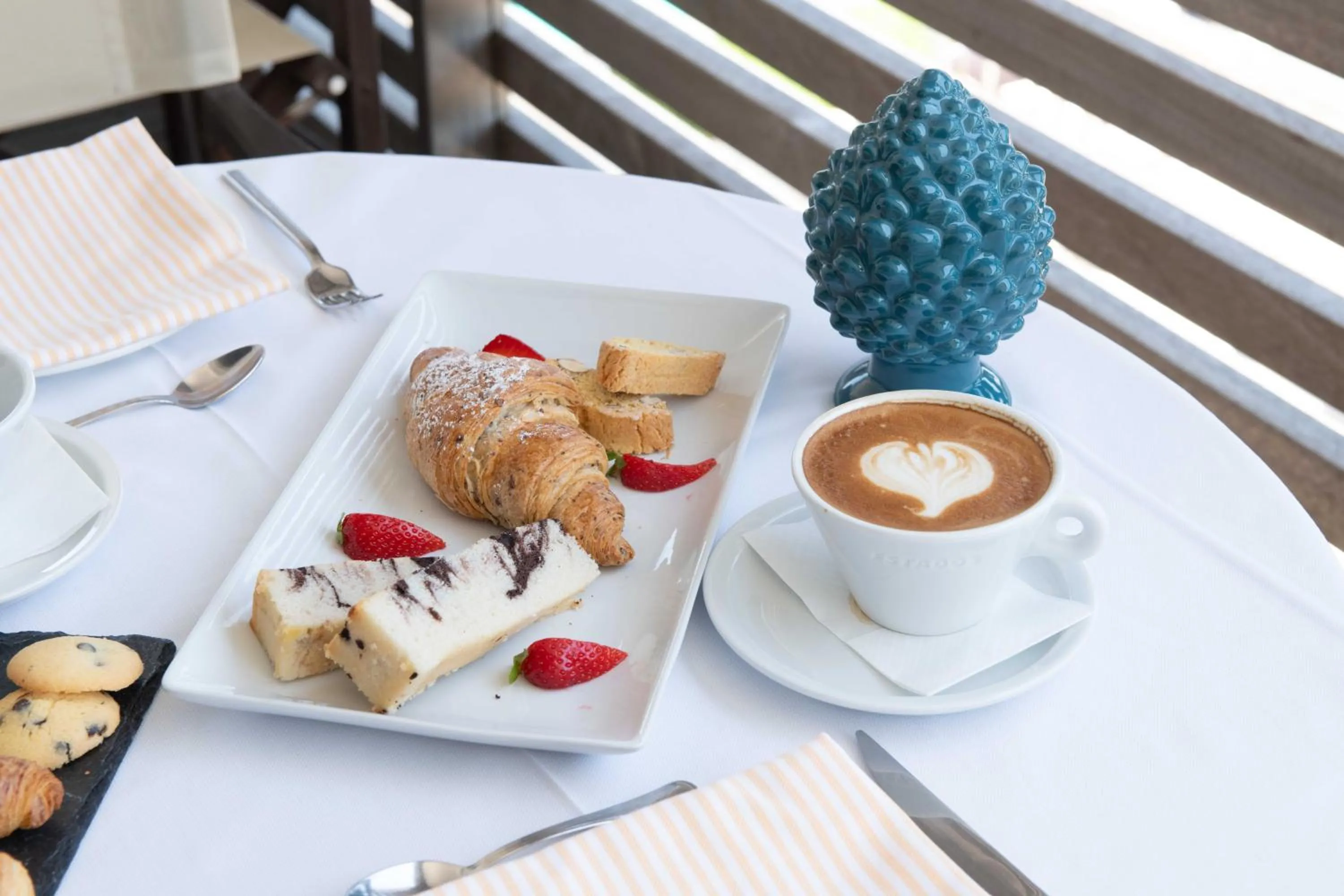 Breakfast in Kiss Beachfront Hotel & Restaurant