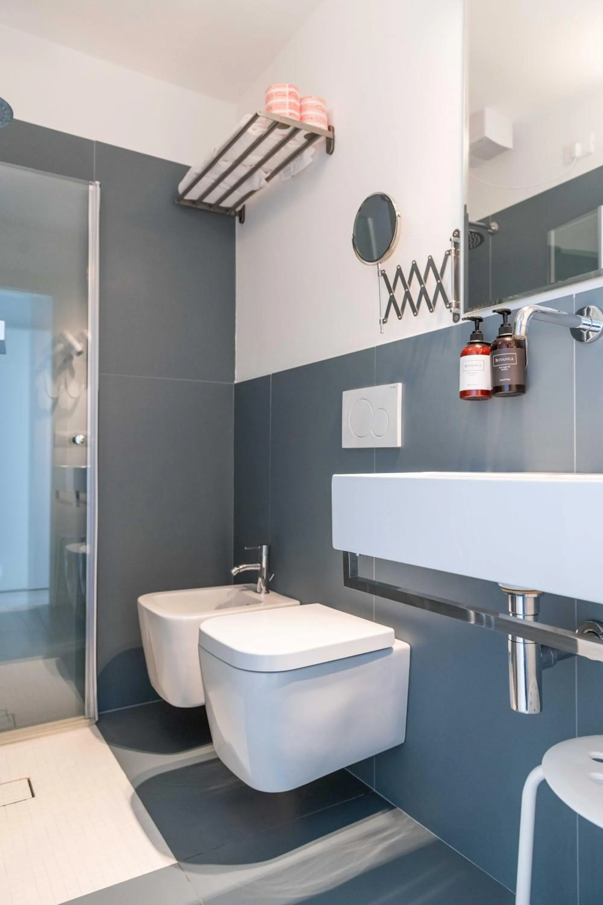 Bedroom in Kiss Beachfront Hotel & Restaurant