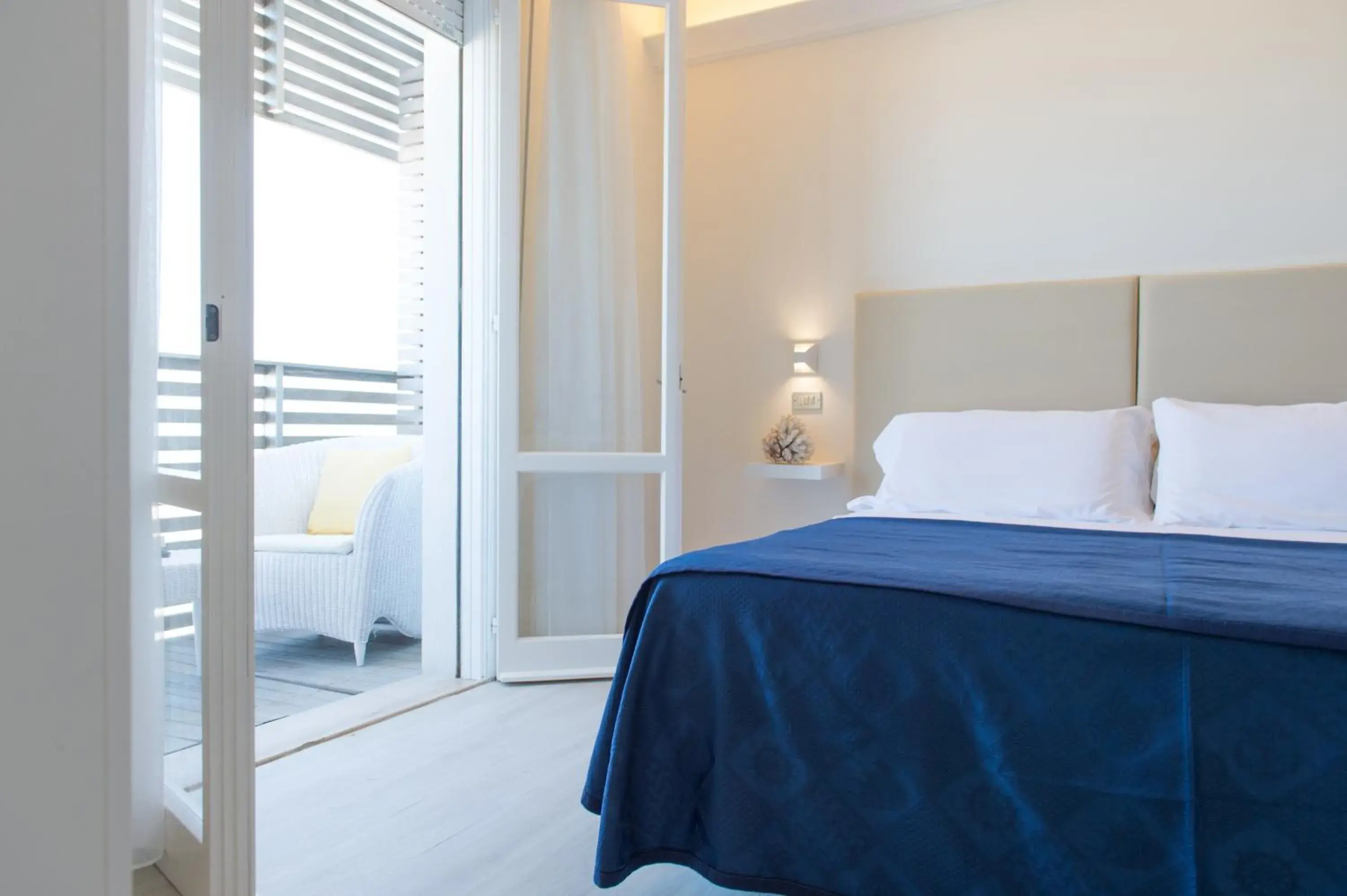 Triple Room with Balcony in Kiss Beachfront Hotel & Restaurant Triple Room with Balcony in Kiss Beachfront Hotel & Restaurant