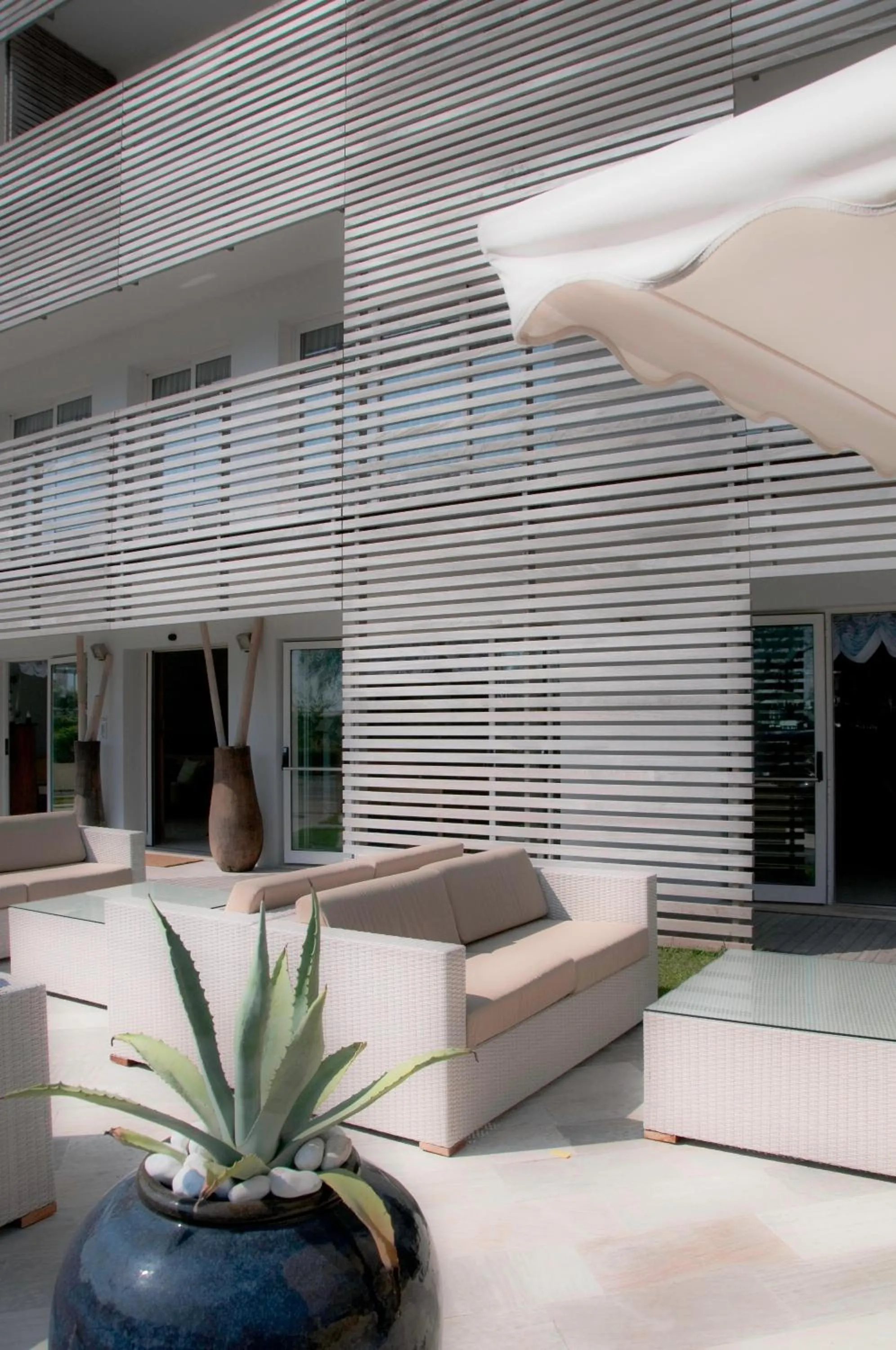 Facade/entrance in Kiss Beachfront Hotel & Restaurant