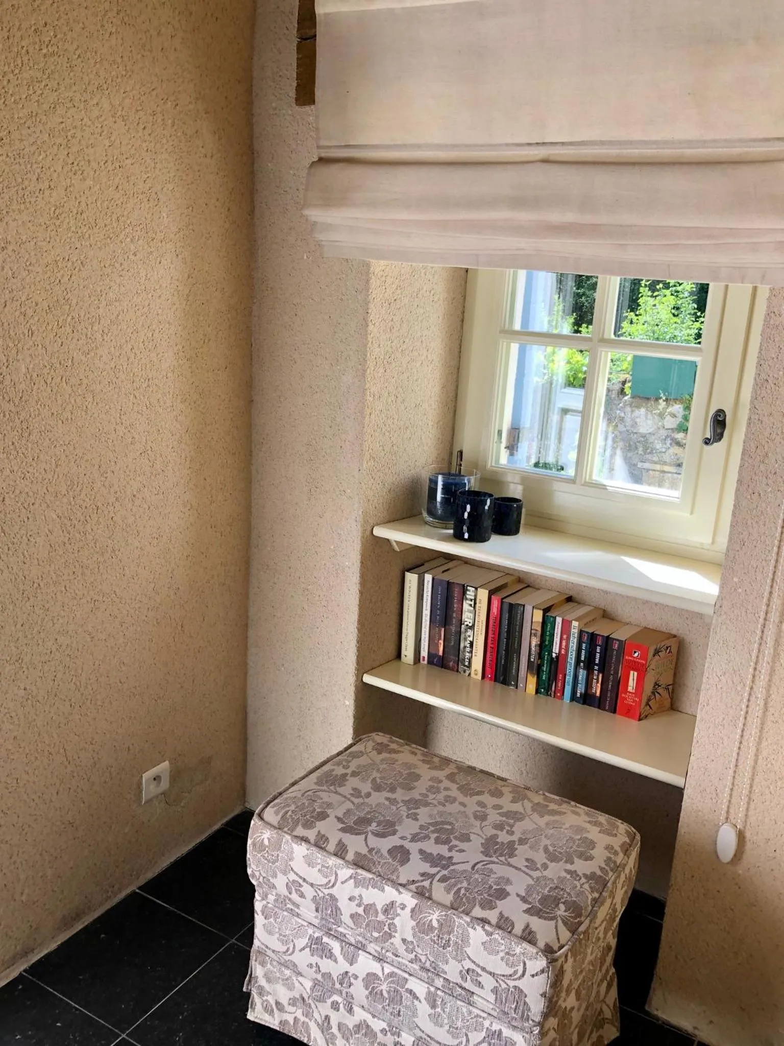 Library, Bed in MaBelle rêve B&B