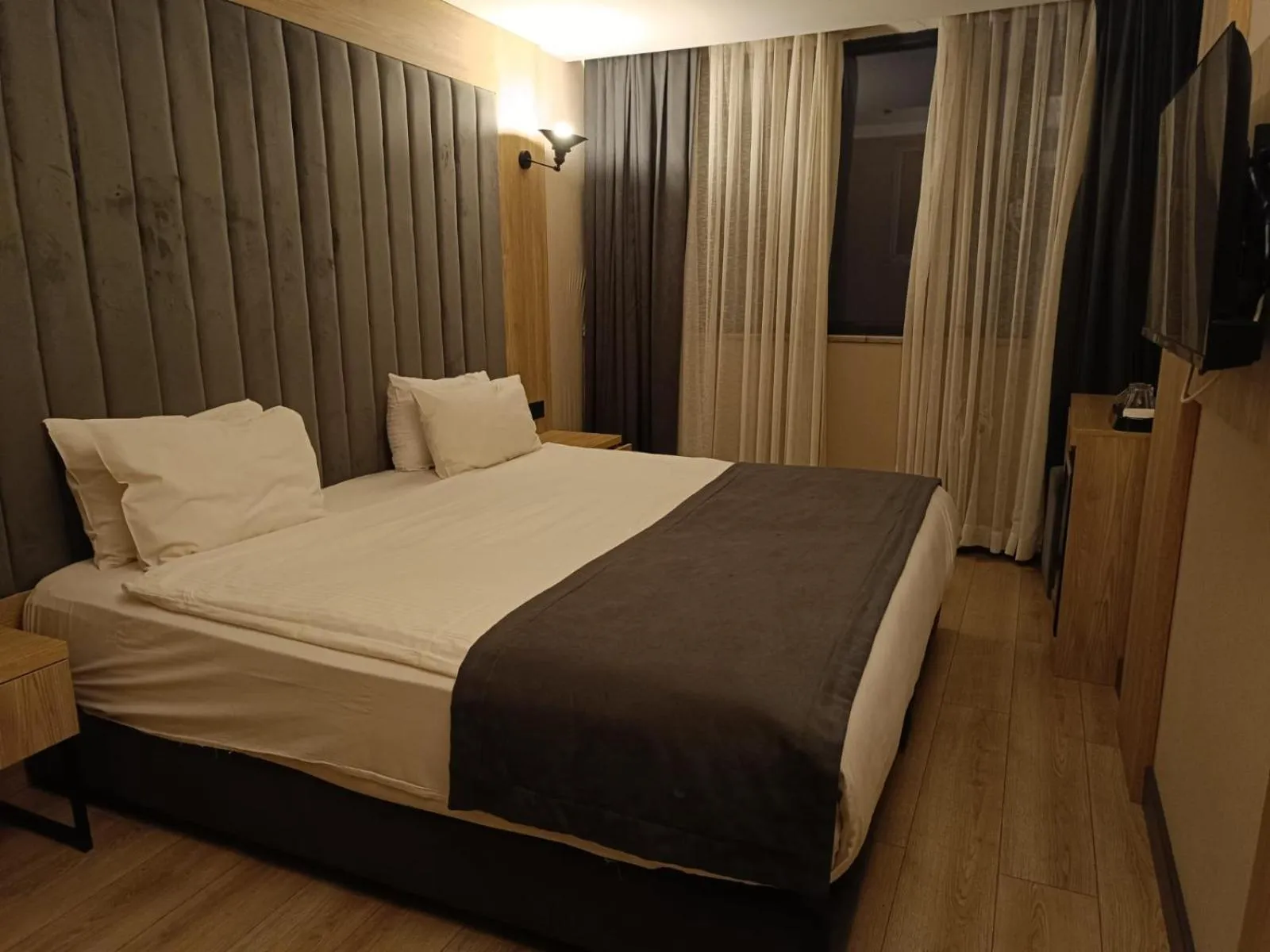 Photo of the whole room, Bed in Mineo Hotel Taksim