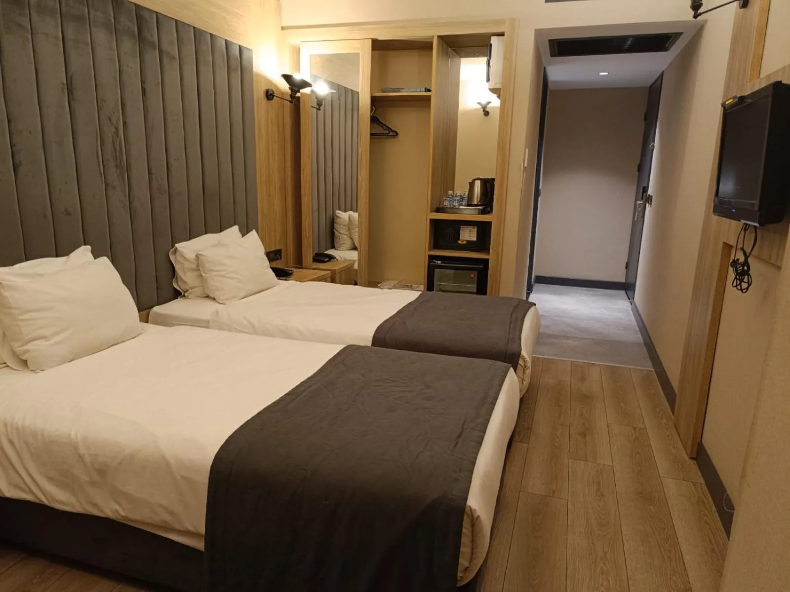 Photo of the whole room, Bed in Mineo Hotel Taksim