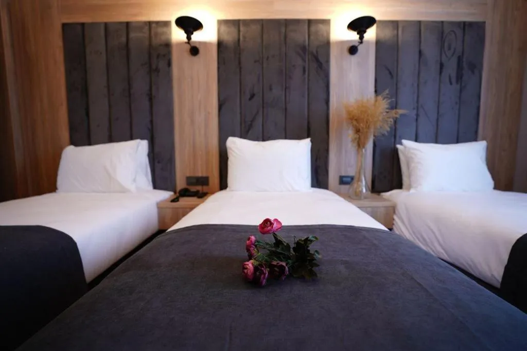 Photo of the whole room, Bed in Mineo Hotel Taksim