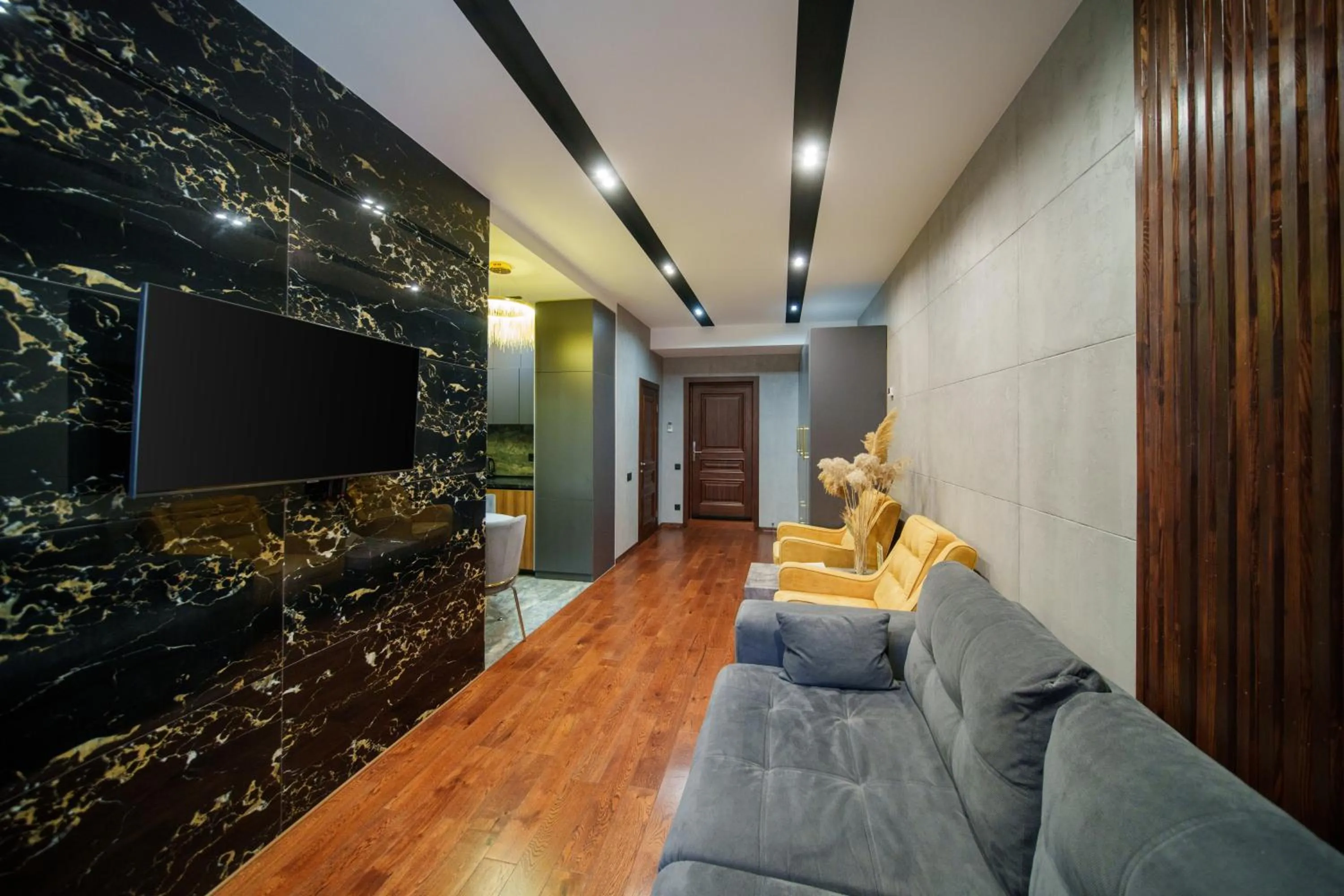 TV and multimedia in Arch Apart Hotel