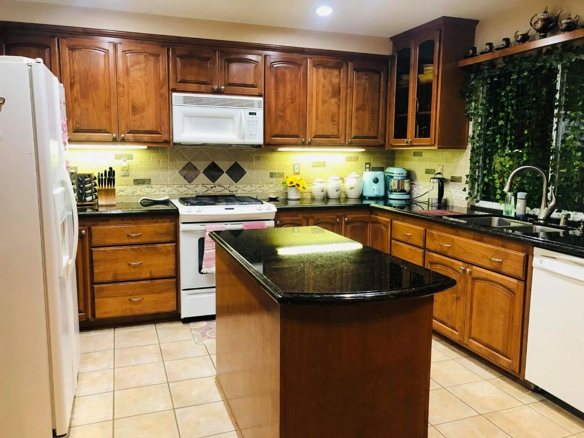 Kitchen or kitchenette in Balloons and Wine