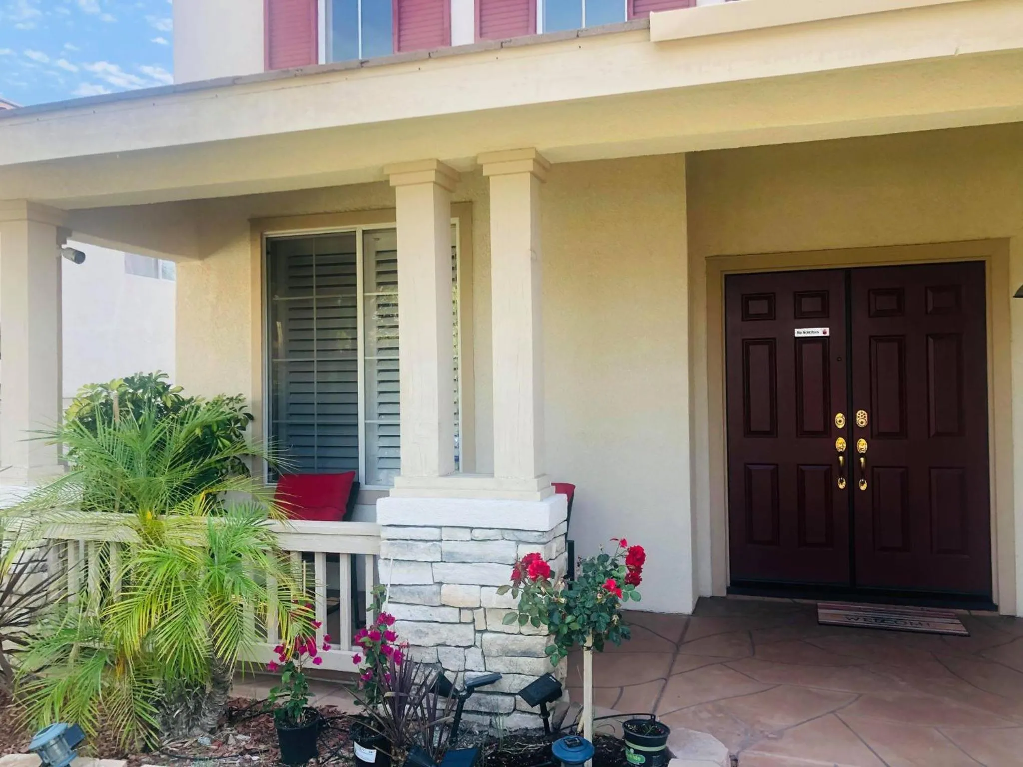 Facade/entrance in Balloons and Wine