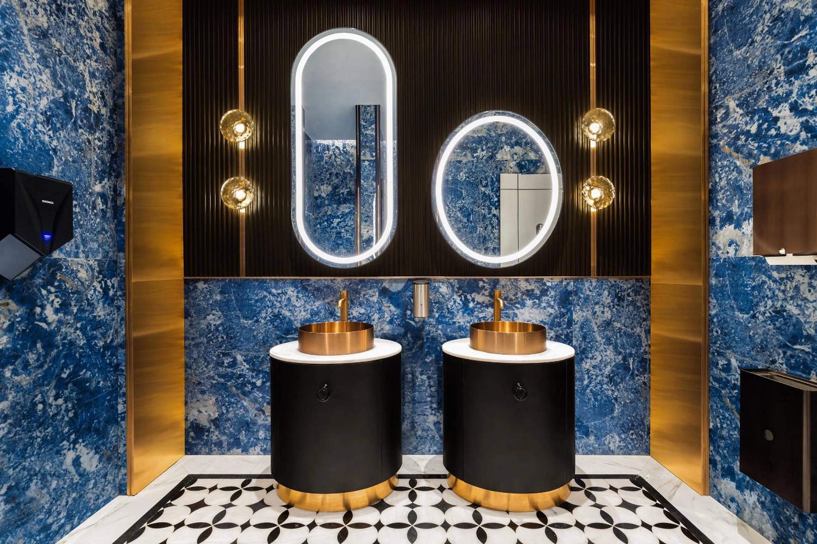 Public Bath in Radisson Mumbai Goregaon