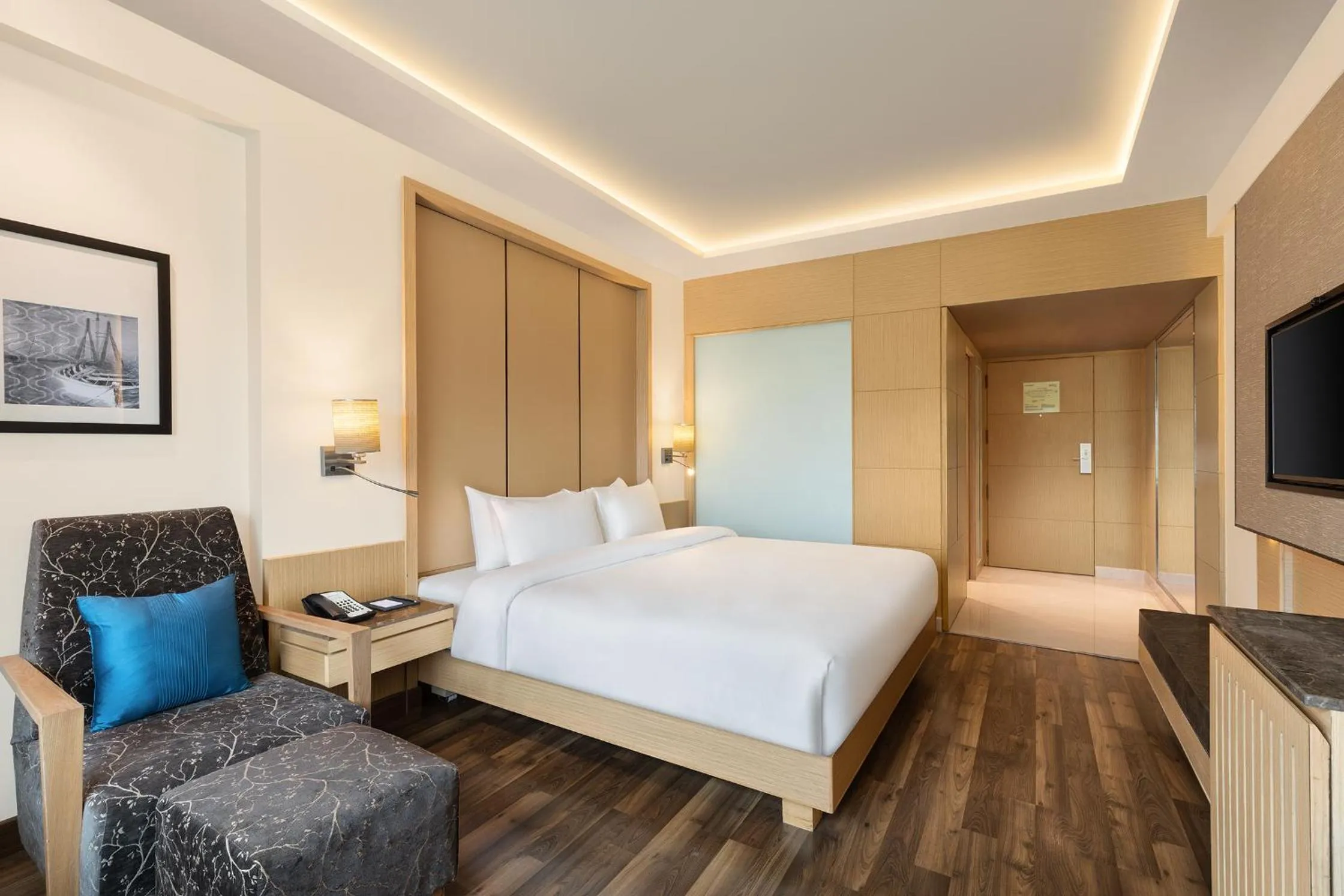 Guests, Bed in Radisson Mumbai Goregaon