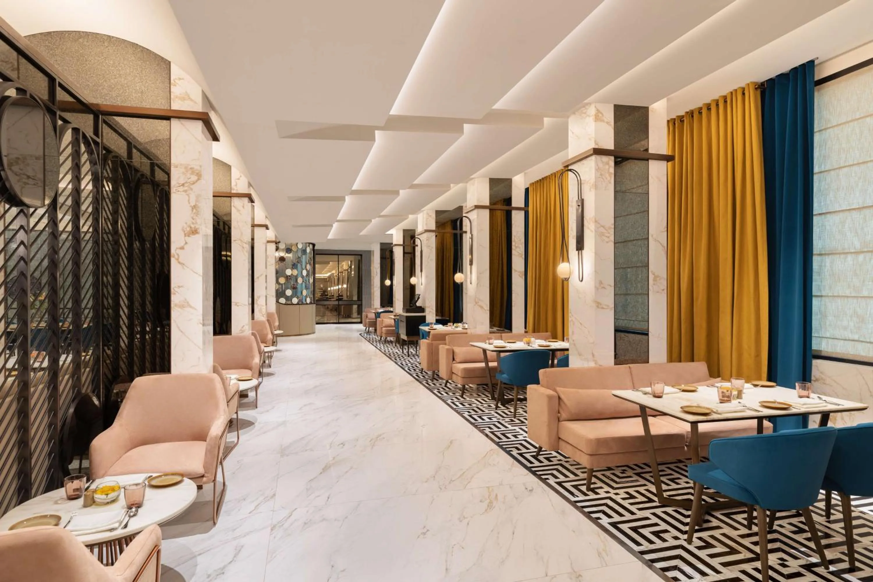 Restaurant/places to eat in Radisson Mumbai Goregaon