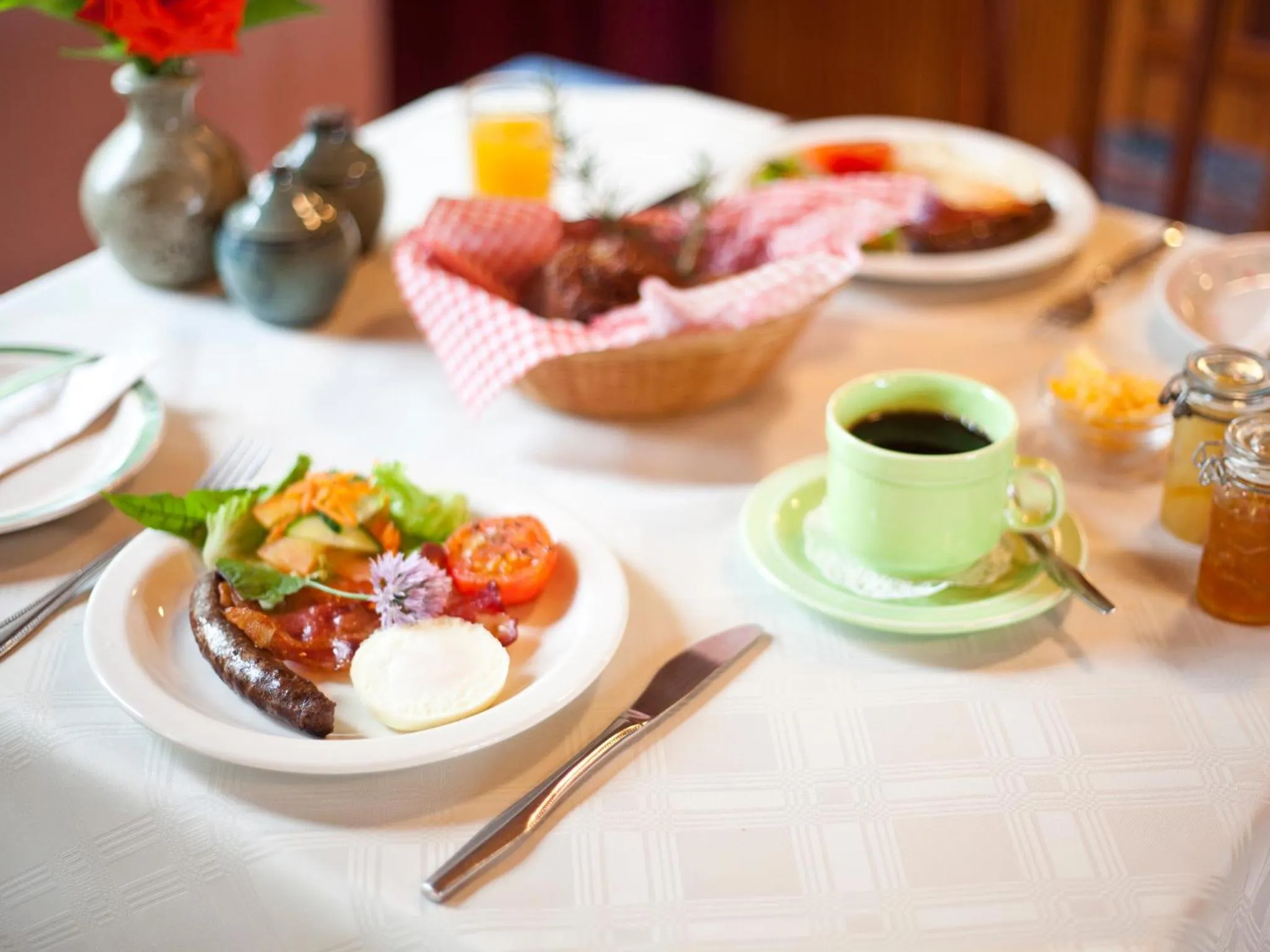 Restaurant/places to eat in Andelomi Forest Lodge