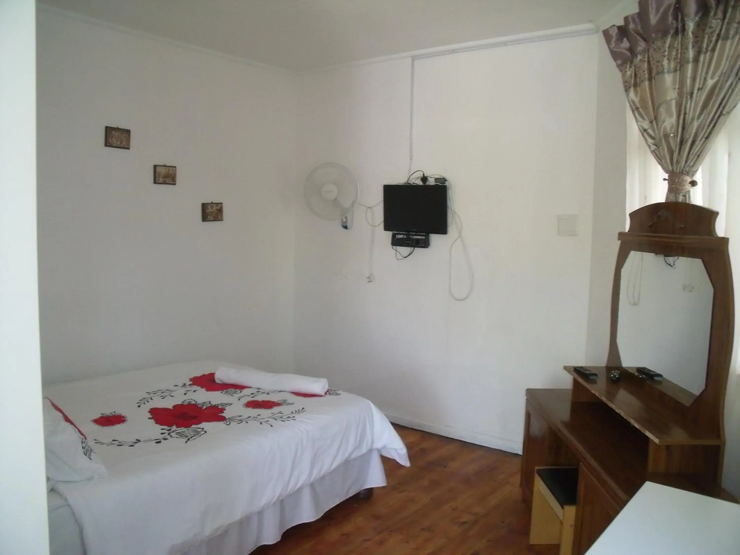 Double Room - single occupancy in Rainbow Guesthouse Double Room - single occupancy in Rainbow Guesthouse