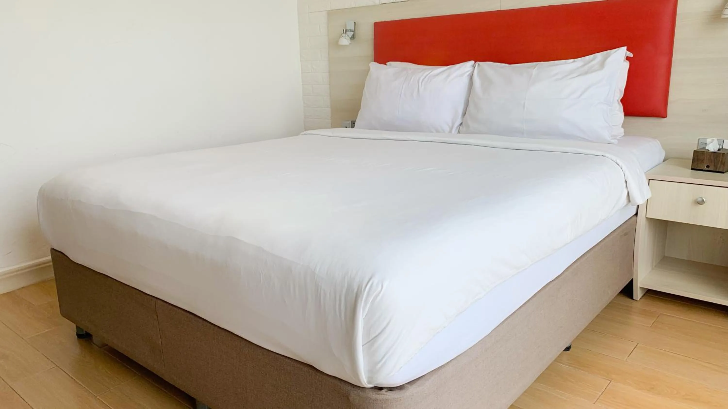 Bed in iCom Marina Sea View