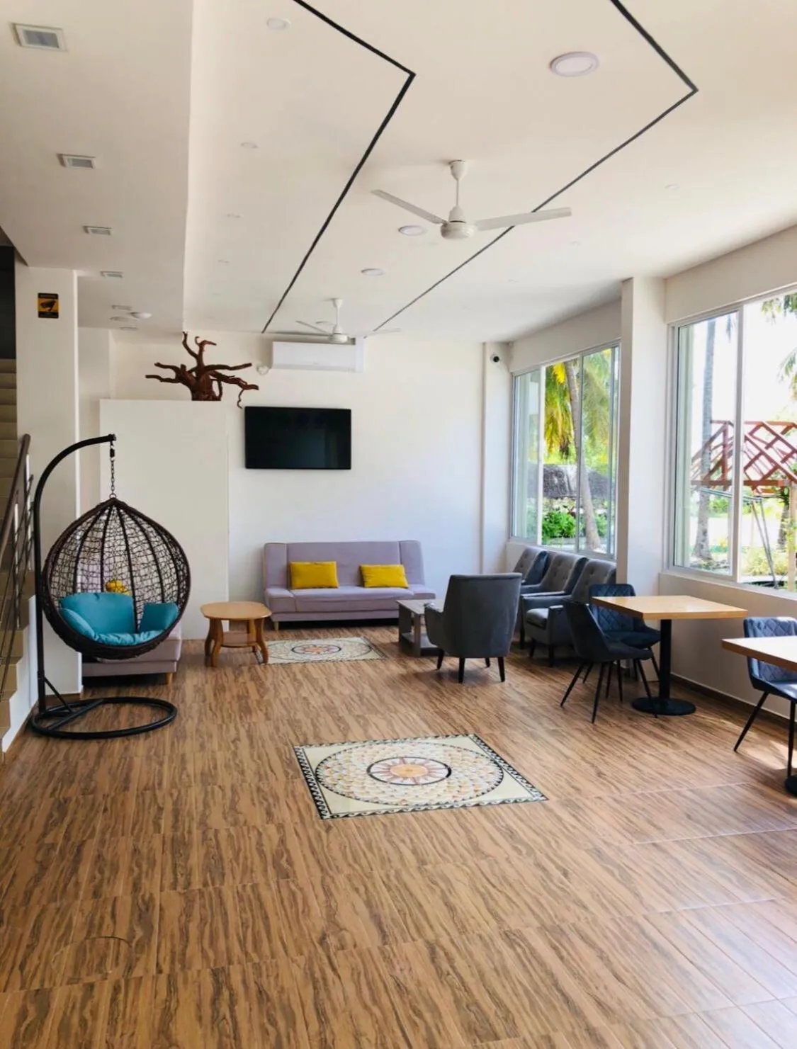 Communal lounge/ TV room in iCom Marina Sea View