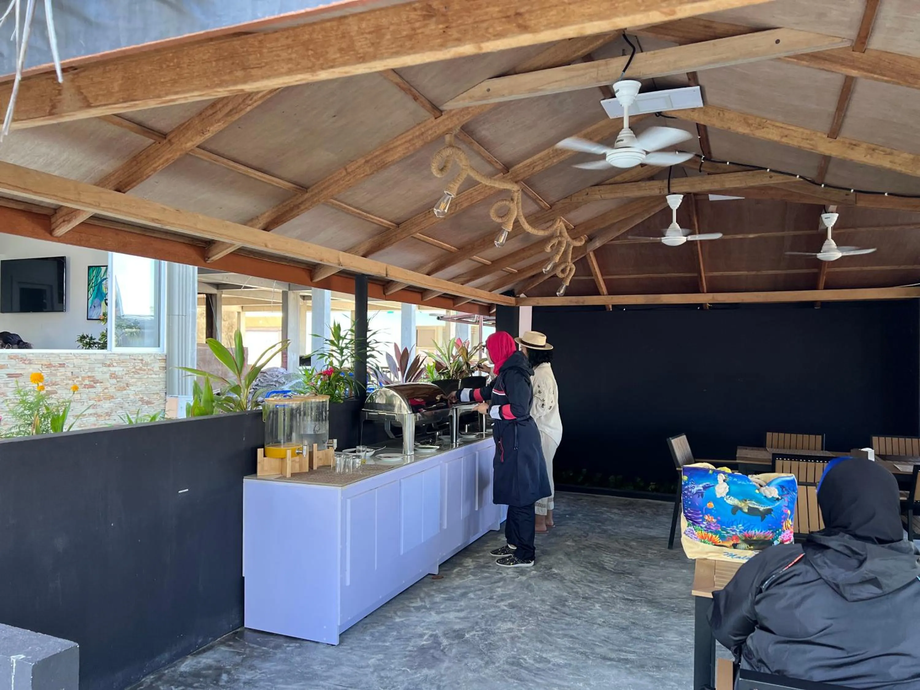 Restaurant/places to eat in iCom Marina Sea View