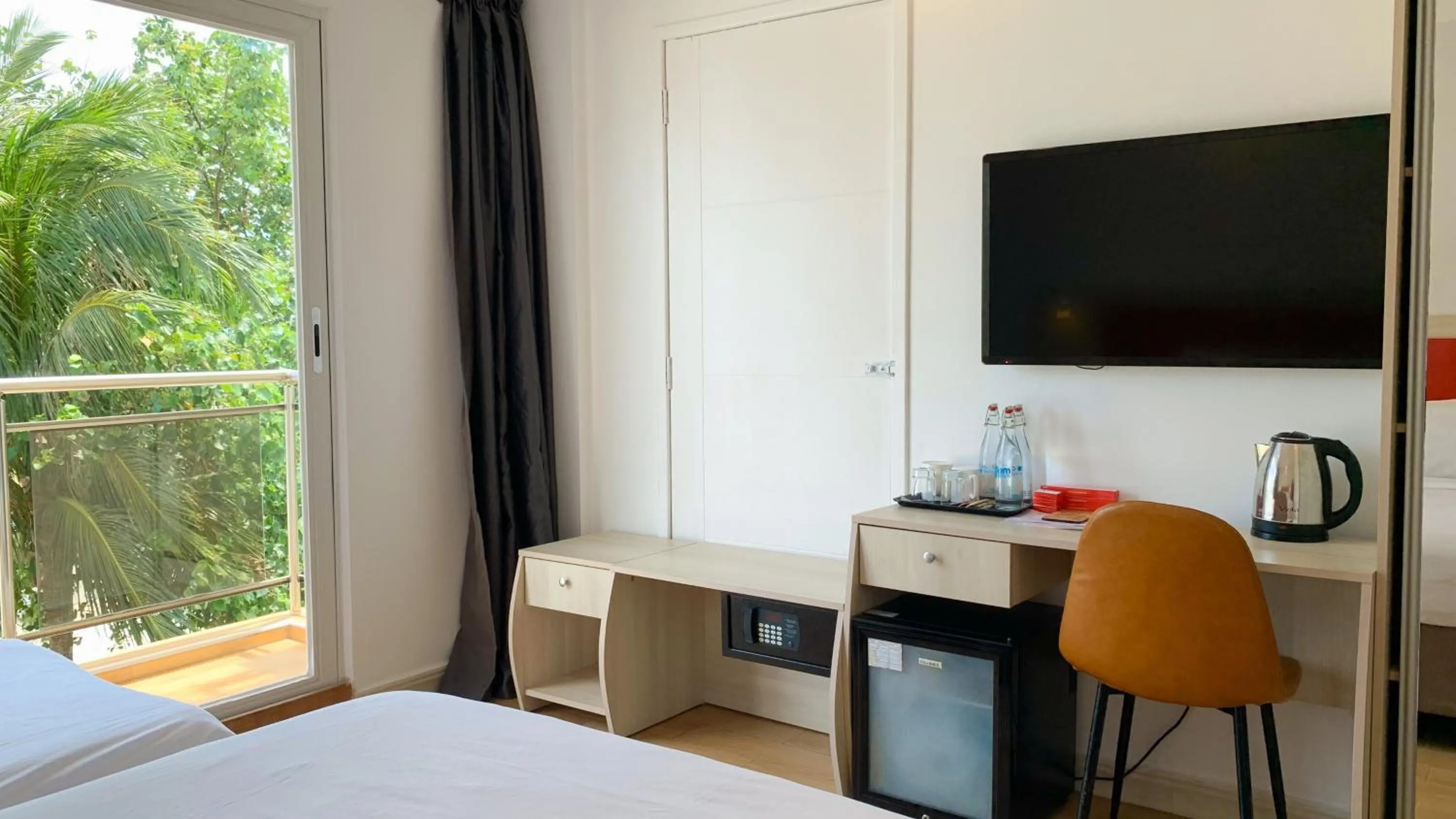 Balcony/Terrace, Bed in iCom Marina Sea View