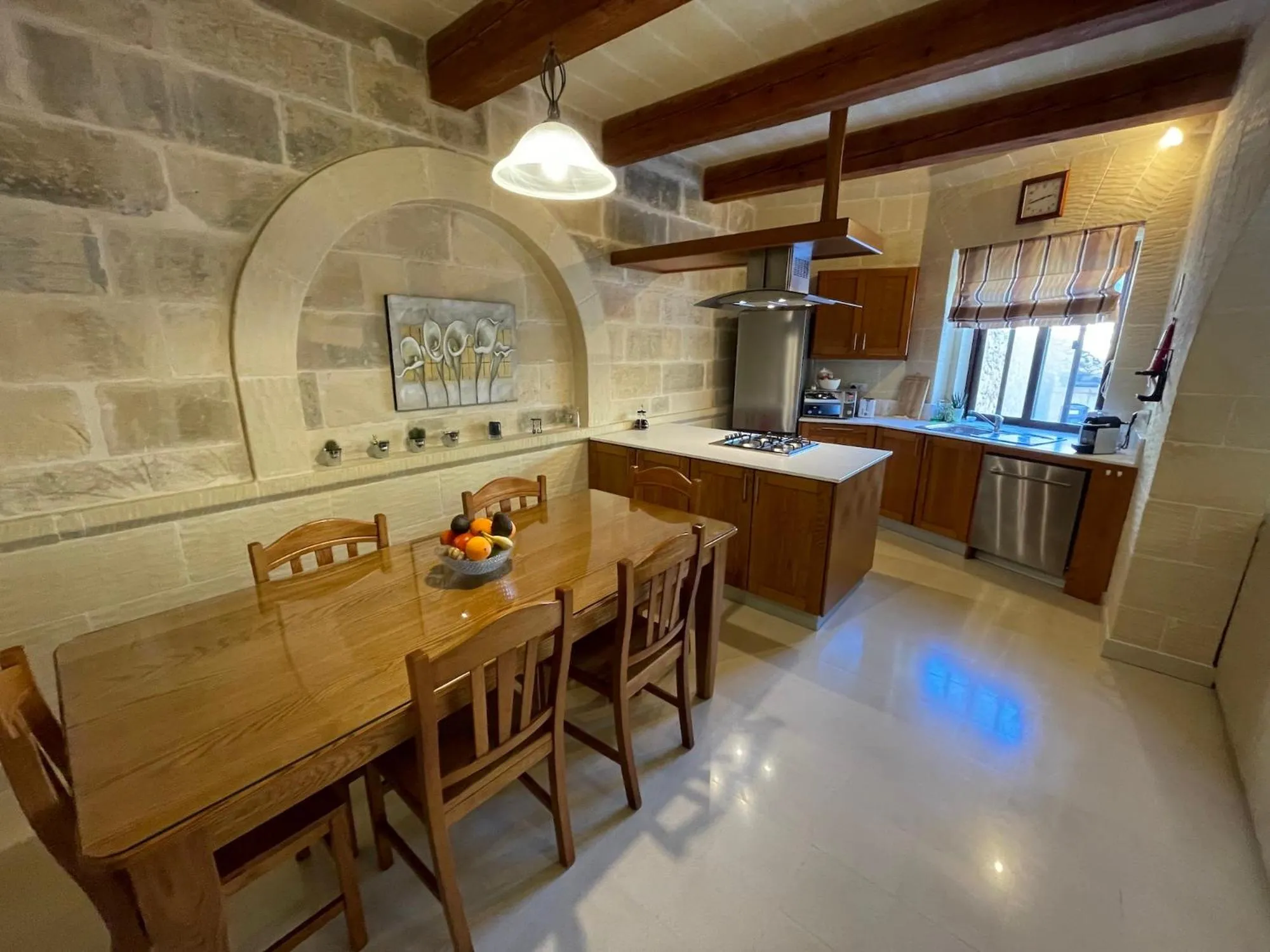 Restaurant/places to eat in Gilju B&B