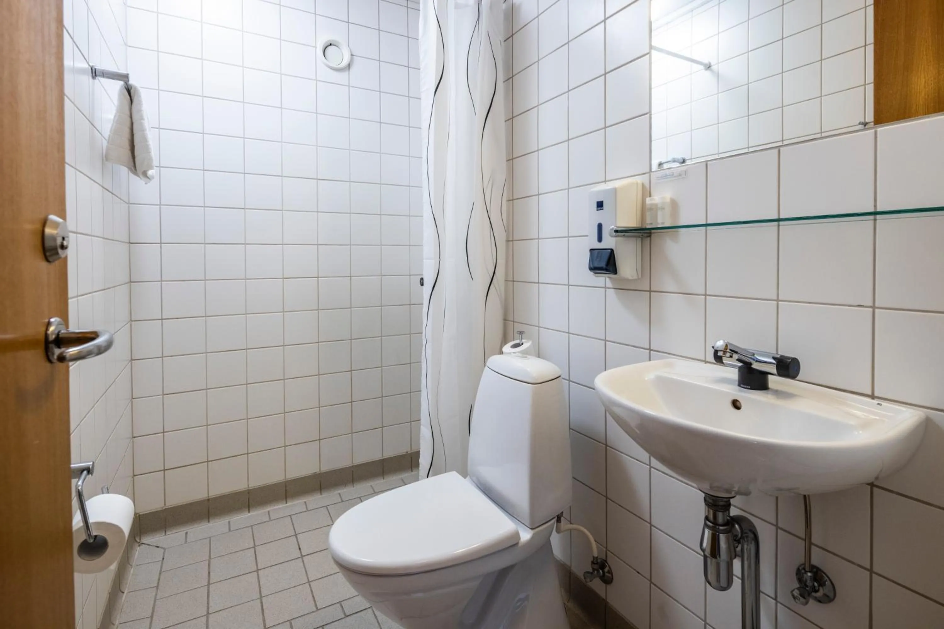 Bathroom in HOTEL SØMA Sisimiut