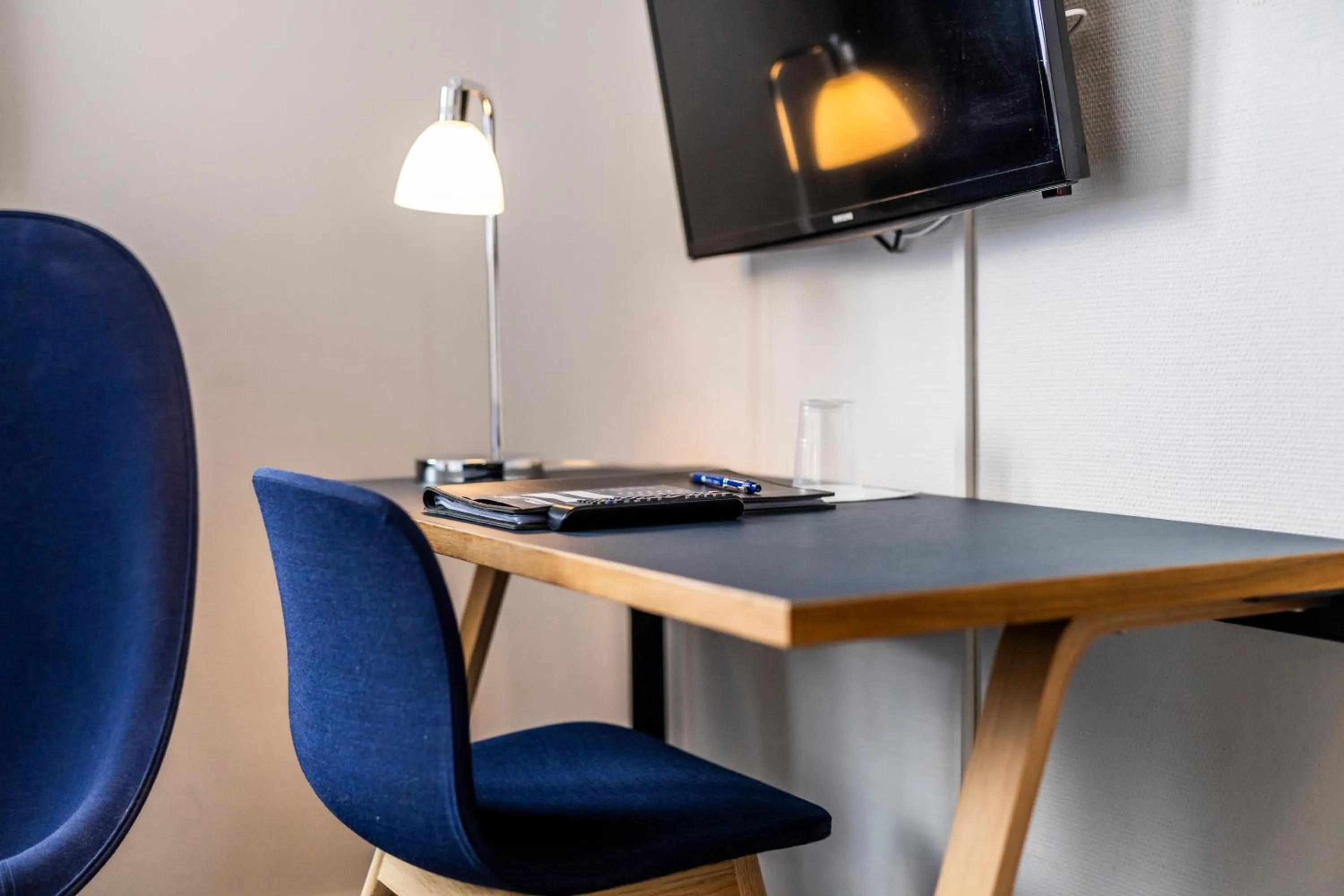 TV and multimedia in HOTEL SØMA Sisimiut