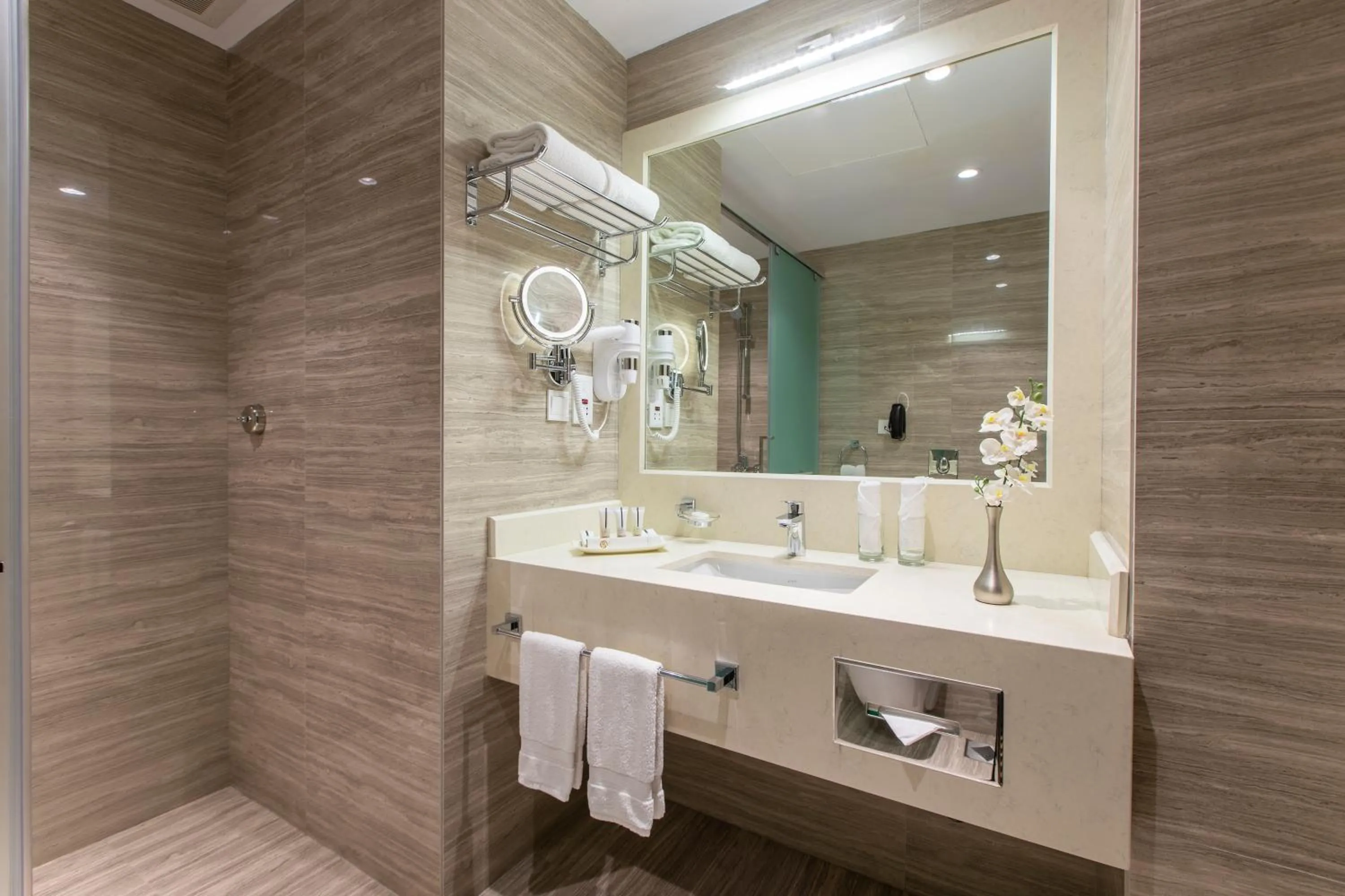 Toilet in Beata Garden Serviced Apartment