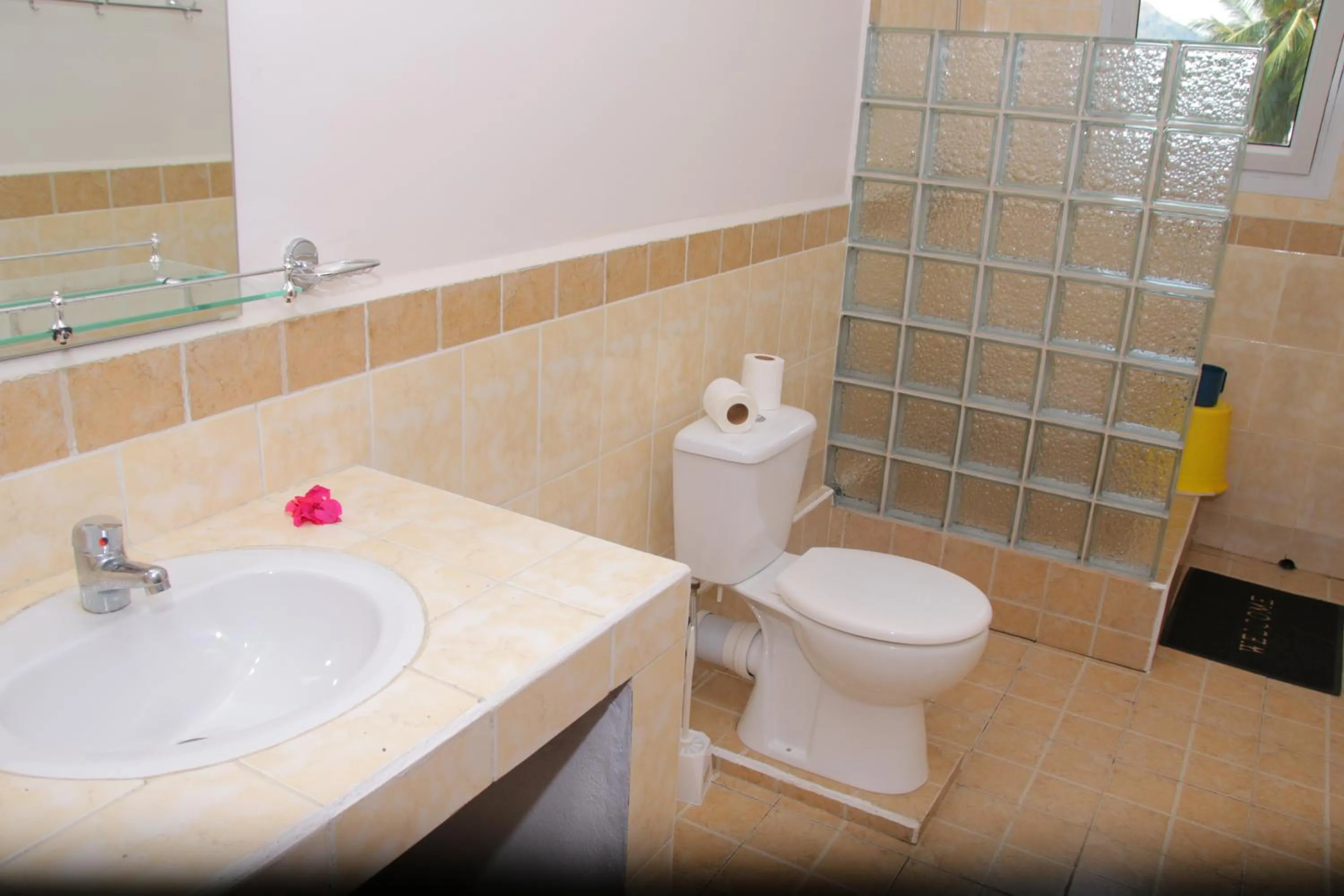 Bathroom in Hotel-Residence Au Sable Blanc