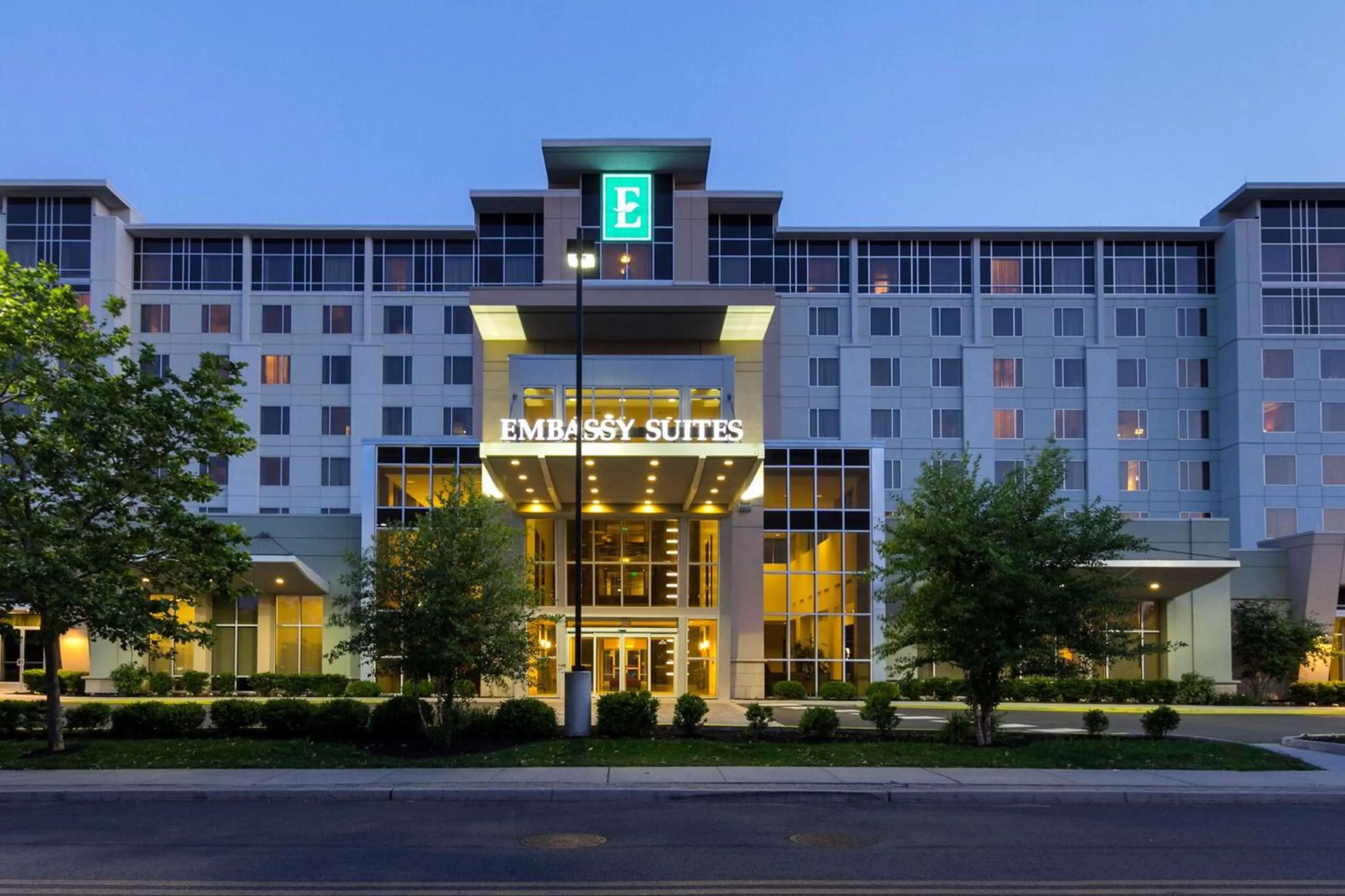 Property building in Embassy Suites by Hilton Newark Airport
